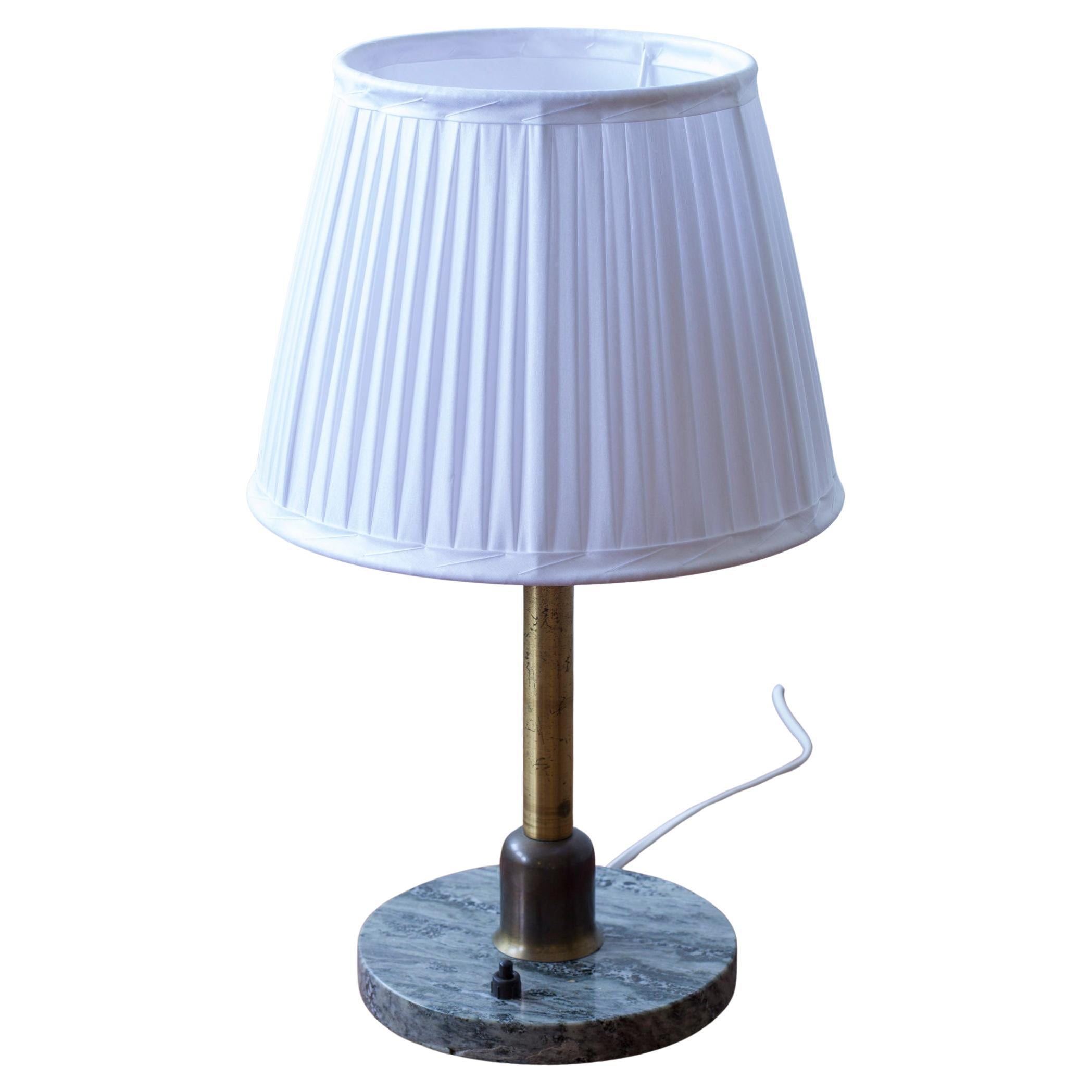 Lampe de table moderne suédoise en marbre et laiton, Suède, années 1940 en vente