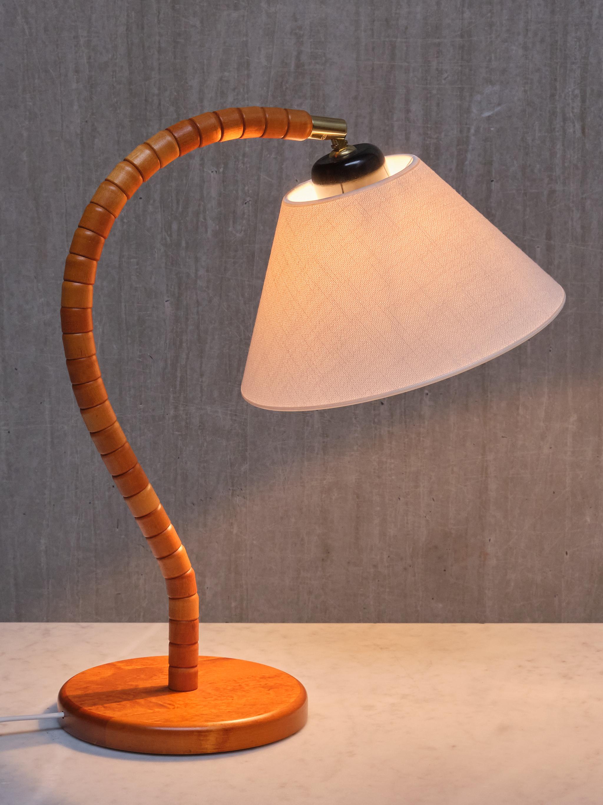 Lampe de table The Modernity Markslöjd en Beeche, laiton, lin, Suède, années 1960 en vente 3
