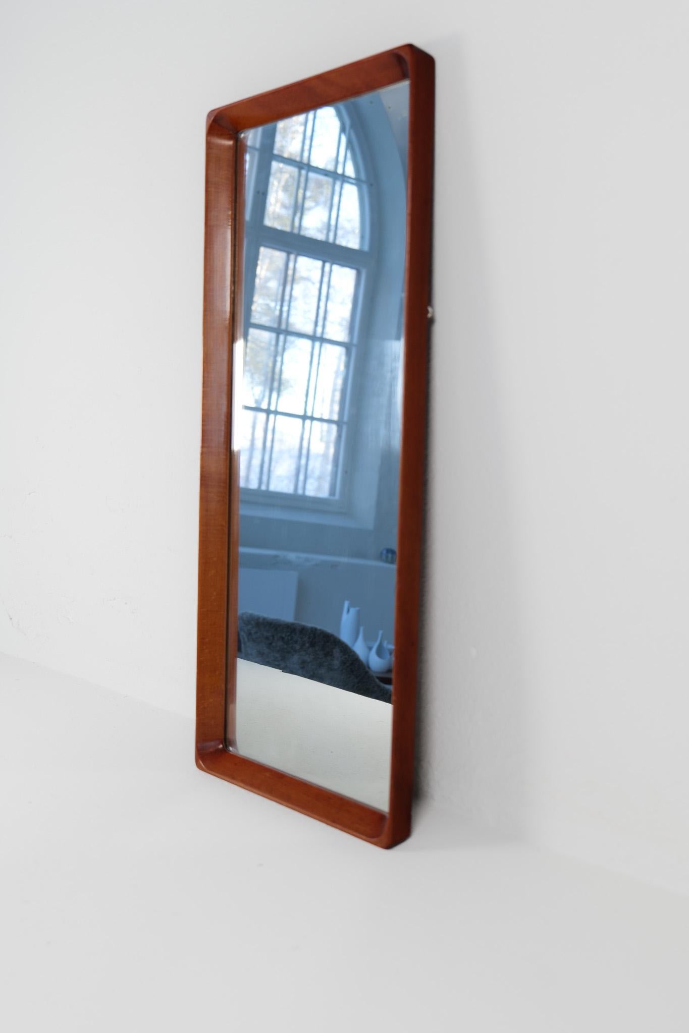 Swedish Modern Mirror in Mahognay 1940s For Sale 2
