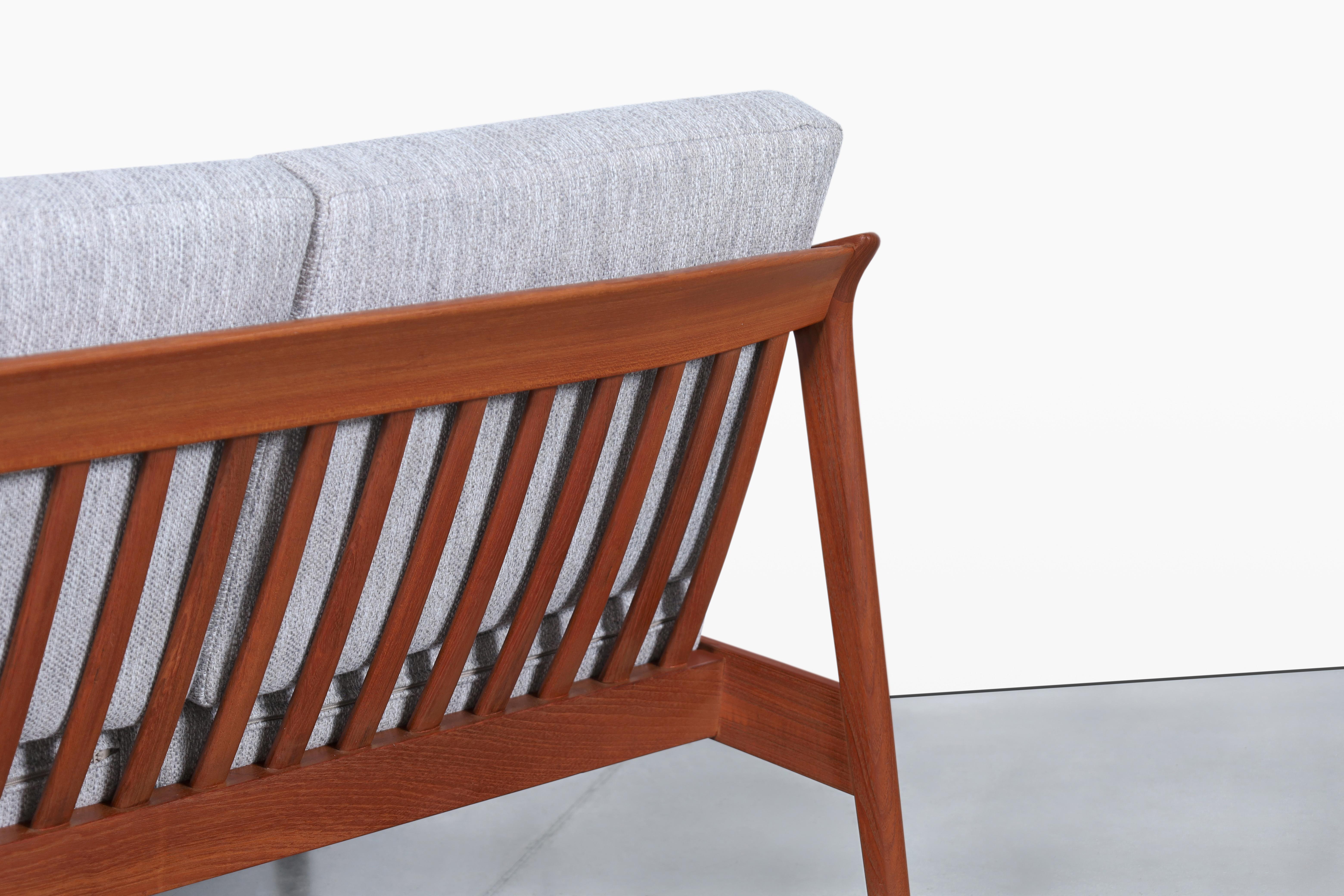 Canapé moderne suédois en teck 