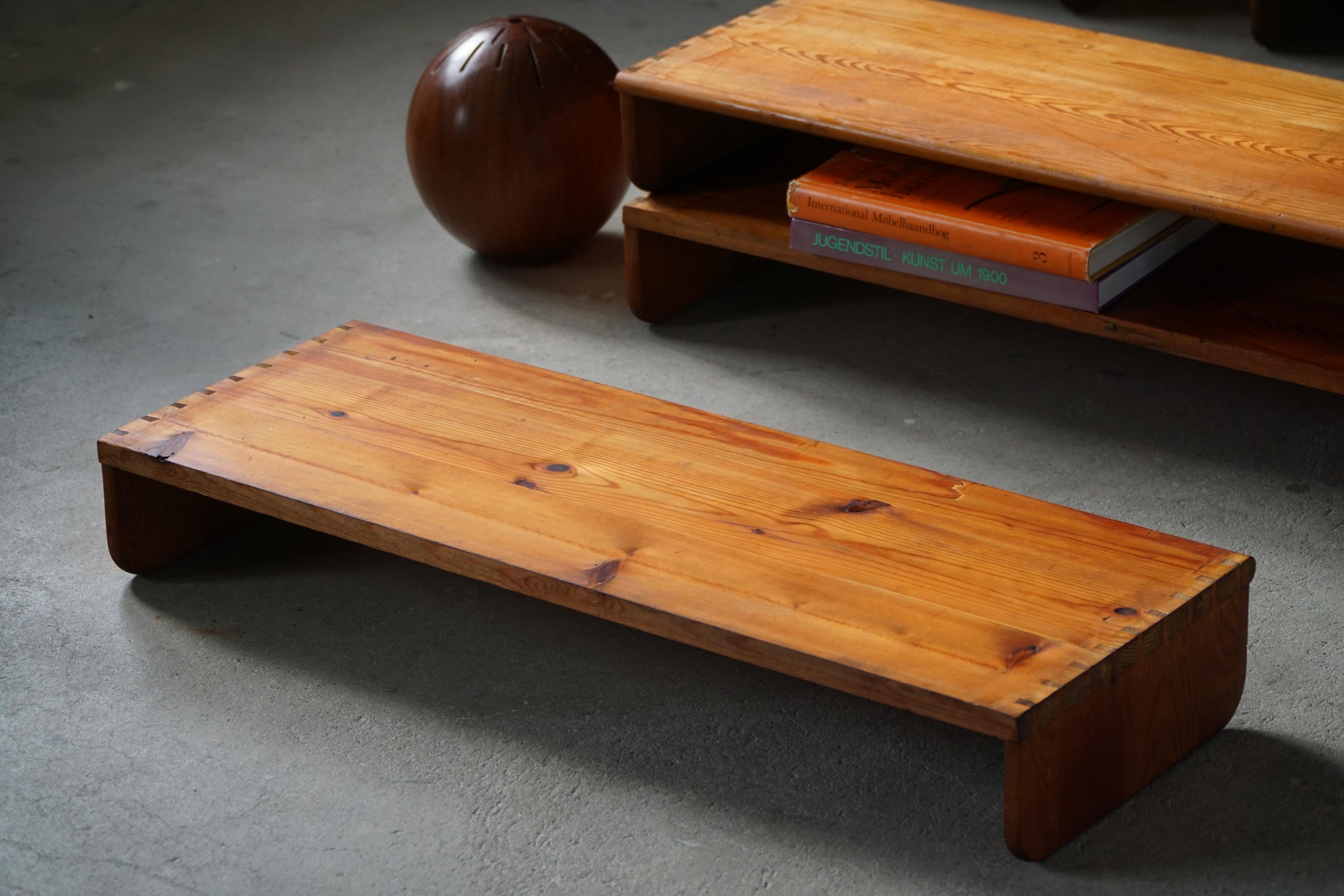Swedish Modern, Multifunctional Shelves in Solid Pine, Late 19th Century For Sale 3