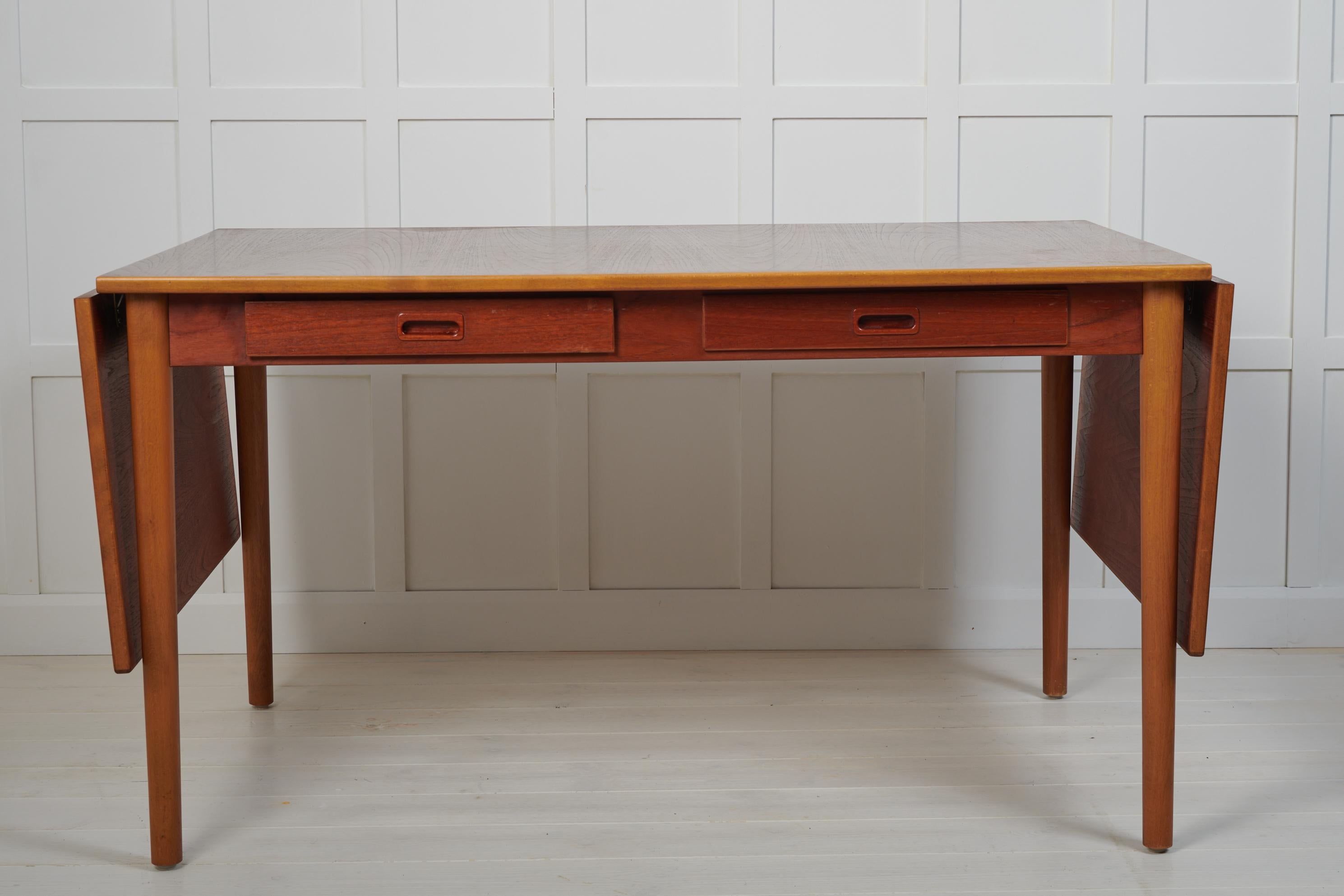 Mesa de comedor o escritorio moderno sueco de teca y haya Nils Jonsson Escandinavo moderno en venta