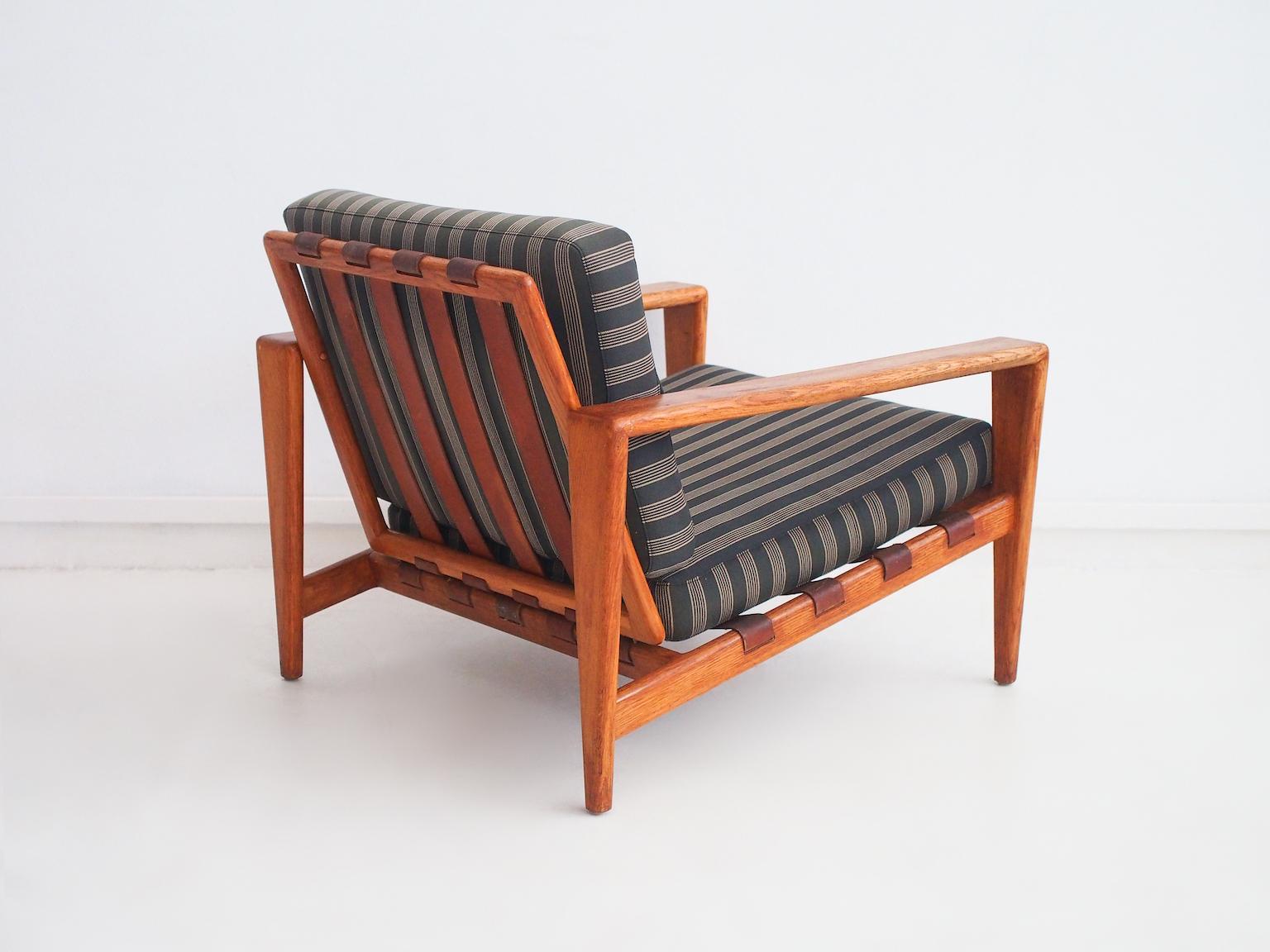 Sillón moderno sueco de roble Bodö de Svante Skogh Cuero en venta
