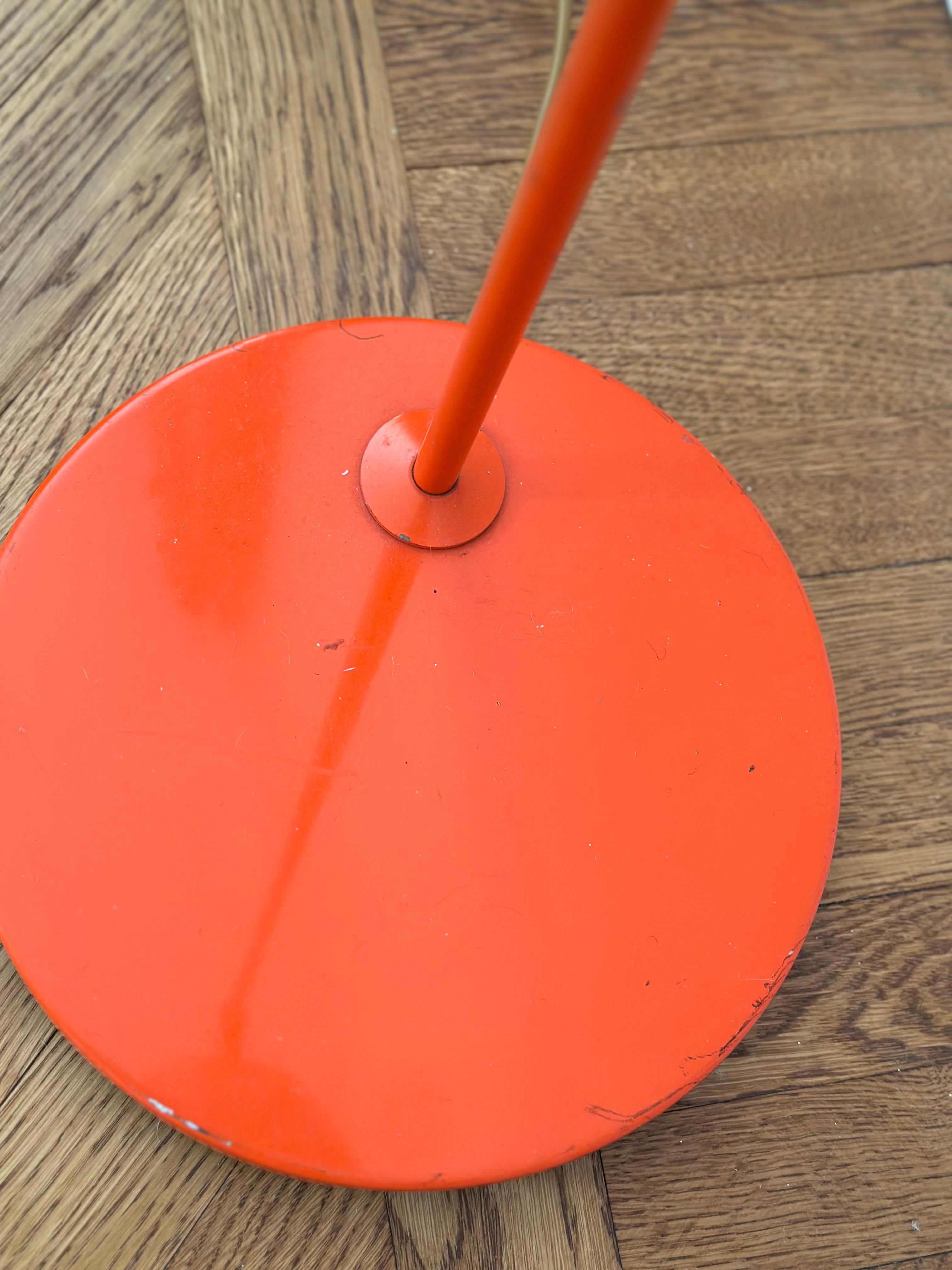 Schwedische moderne orangefarbene Stehlampe G-075 von Bergboms, 1960er Jahre. im Angebot 5