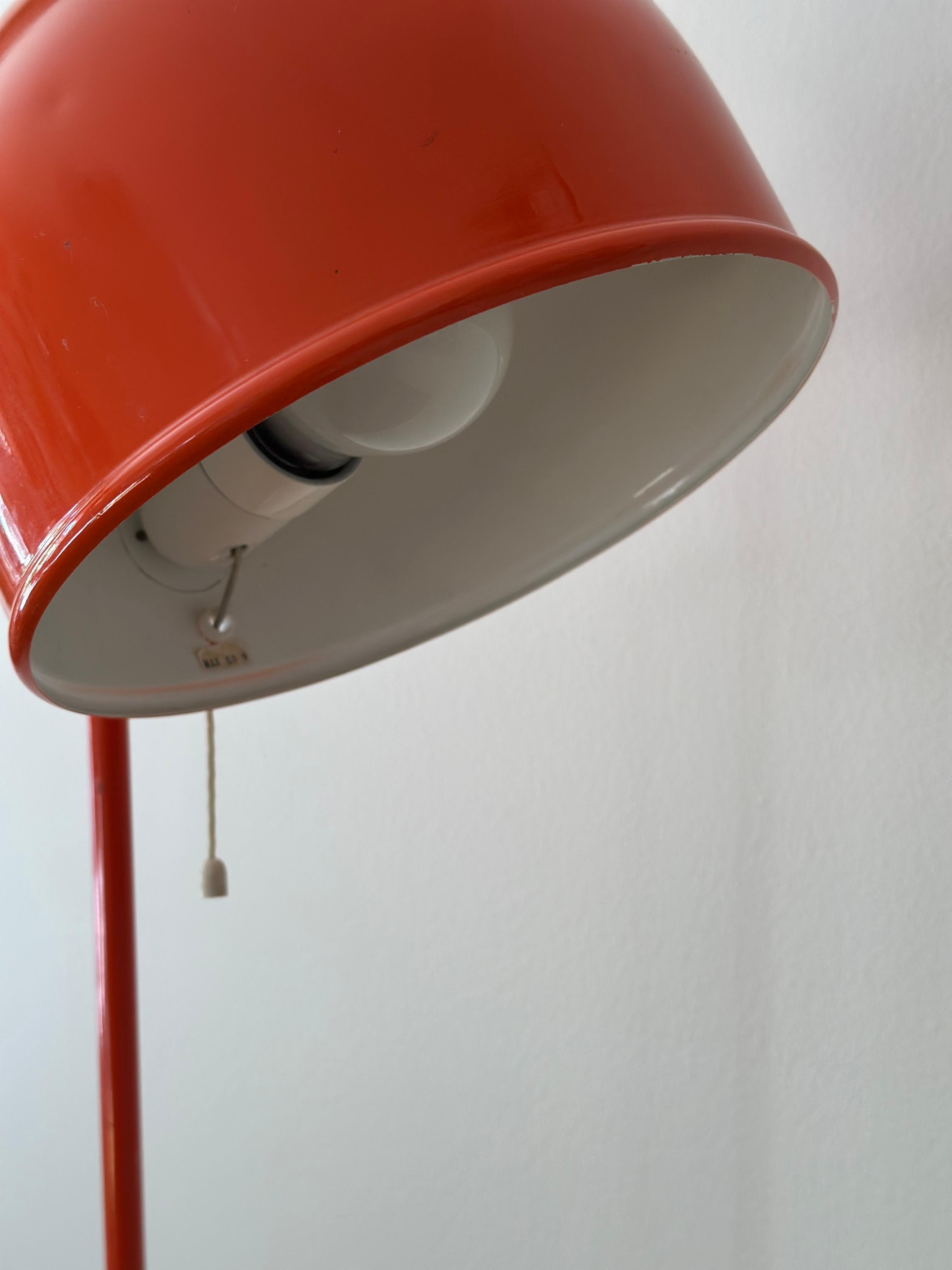 Schwedische moderne orangefarbene Stehlampe G-075 von Bergboms, 1960er Jahre. im Angebot 3
