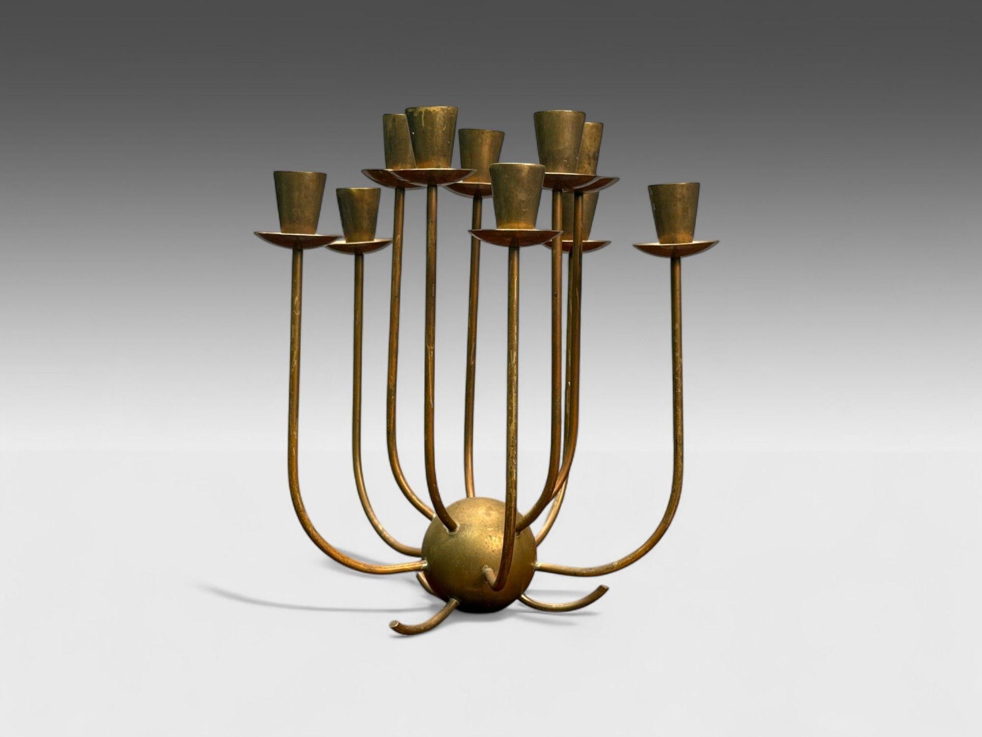 Moderno sueco, latón patinado, candelabros de mesa, Suecia, años 50 Moderno de mediados de siglo en venta