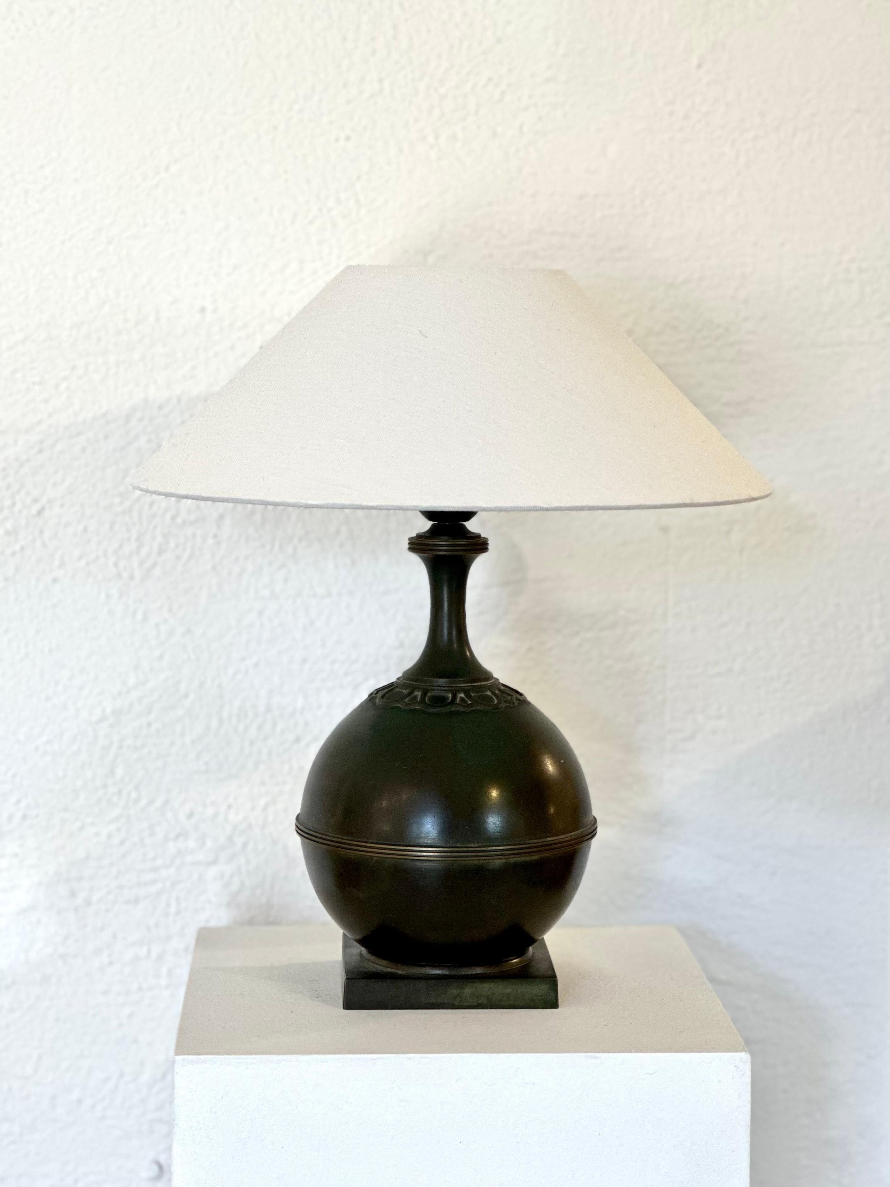 Cast Swedish Modern Patinated Bronze Table Lamp by GAB Guldsmedsaktiebolaget, 1930s For Sale