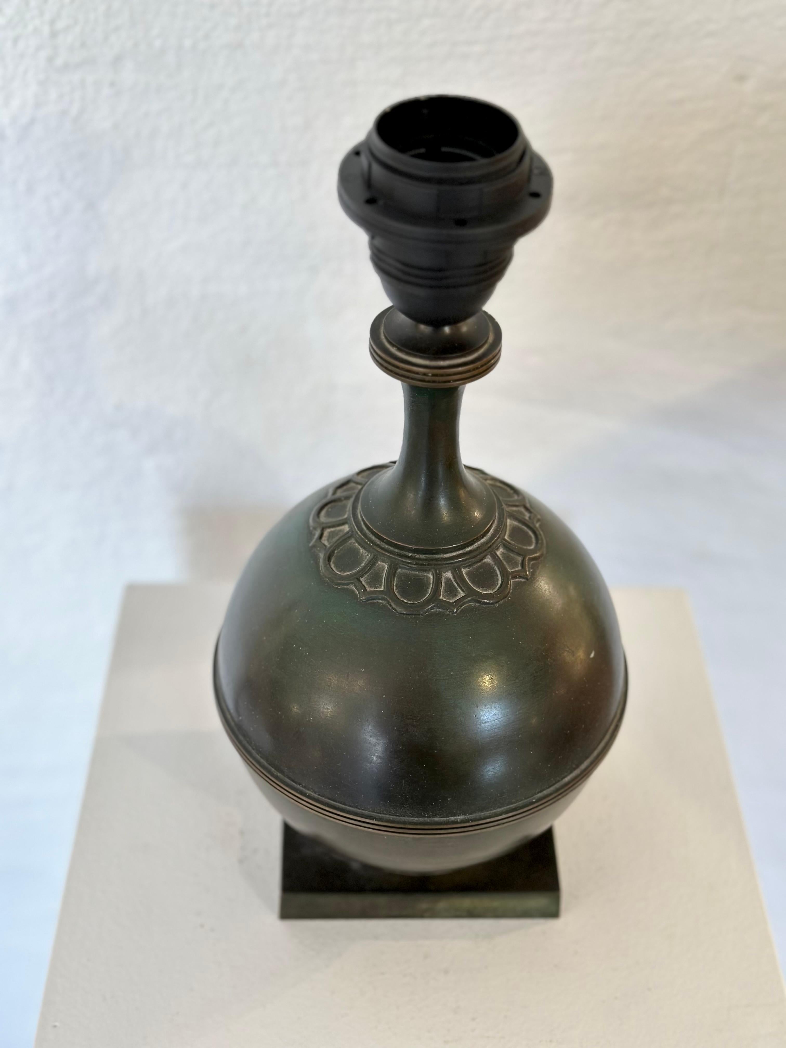 Swedish Modern Patinated Bronze Table Lamp by GAB Guldsmedsaktiebolaget, 1930s For Sale 2