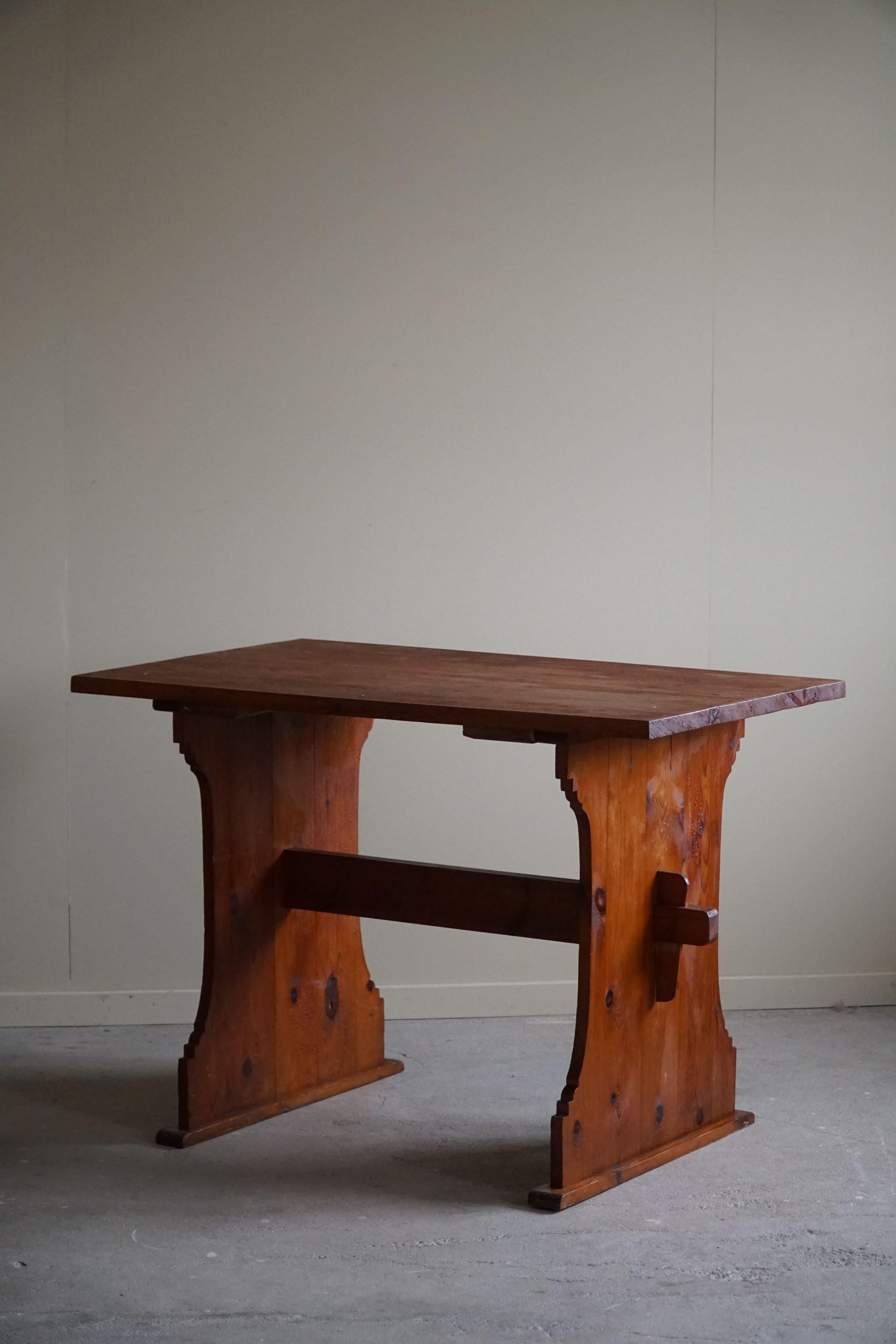 Swedish Modern Pine Desk, Axel Einar Hjorth Style, Made in the 1940s For Sale 4