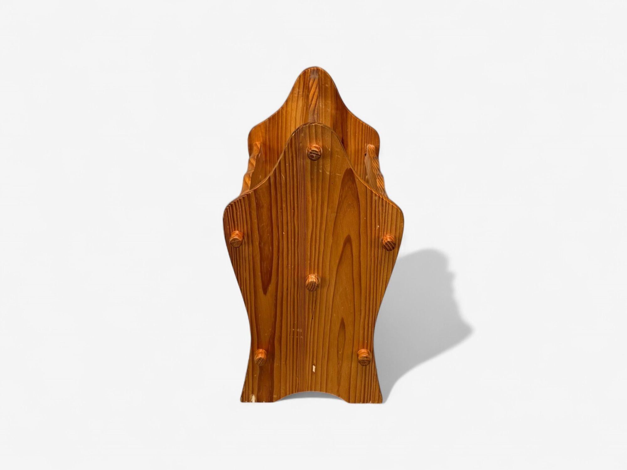 Milieu du XXe siècle Moderne suédois, pin, porte-revues, Suède, années 1960 en vente