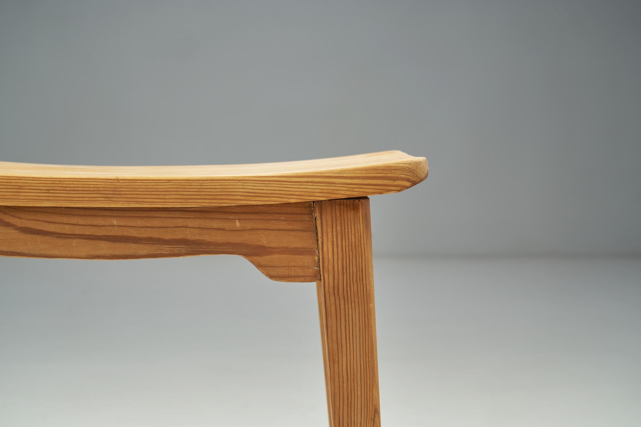 Swedish Modern Pine Stool, Sweden 1940s For Sale 4