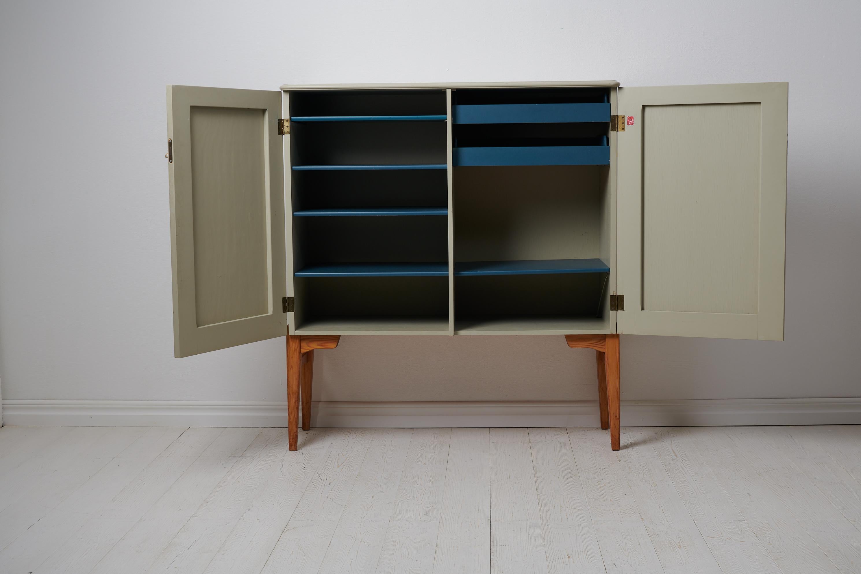 Swedish Modern Pine  Cabinet In Good Condition In Kramfors, SE