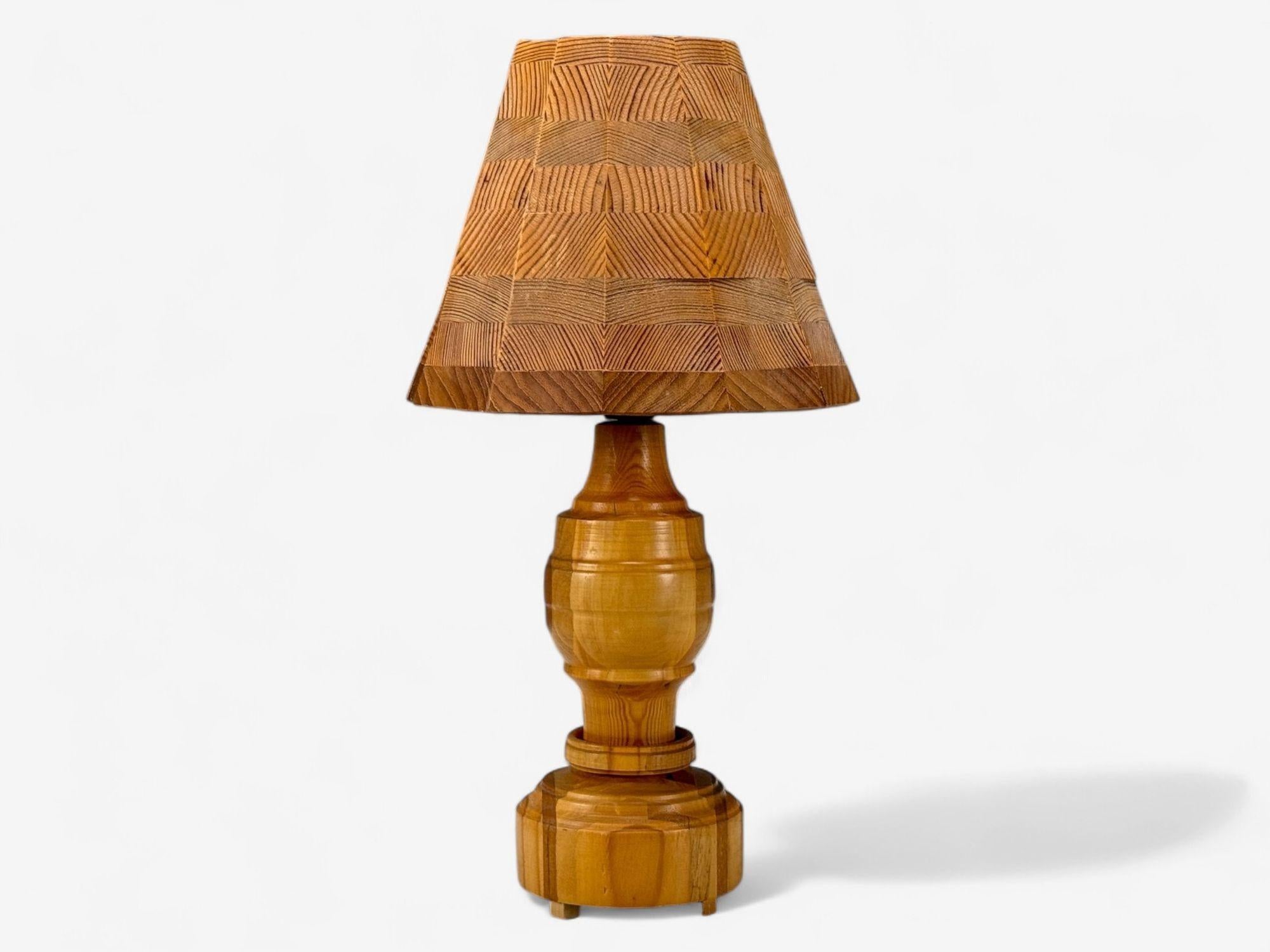 Swedish Mid-Century Modern, Pine, Table Lamp, Sweden, 1960s

A turned pine table lamp designed and produced in Sweden in the second half of the 20th century. This example maintains it's reginal pine shade. Will be rewired upon purchase.

Pine;