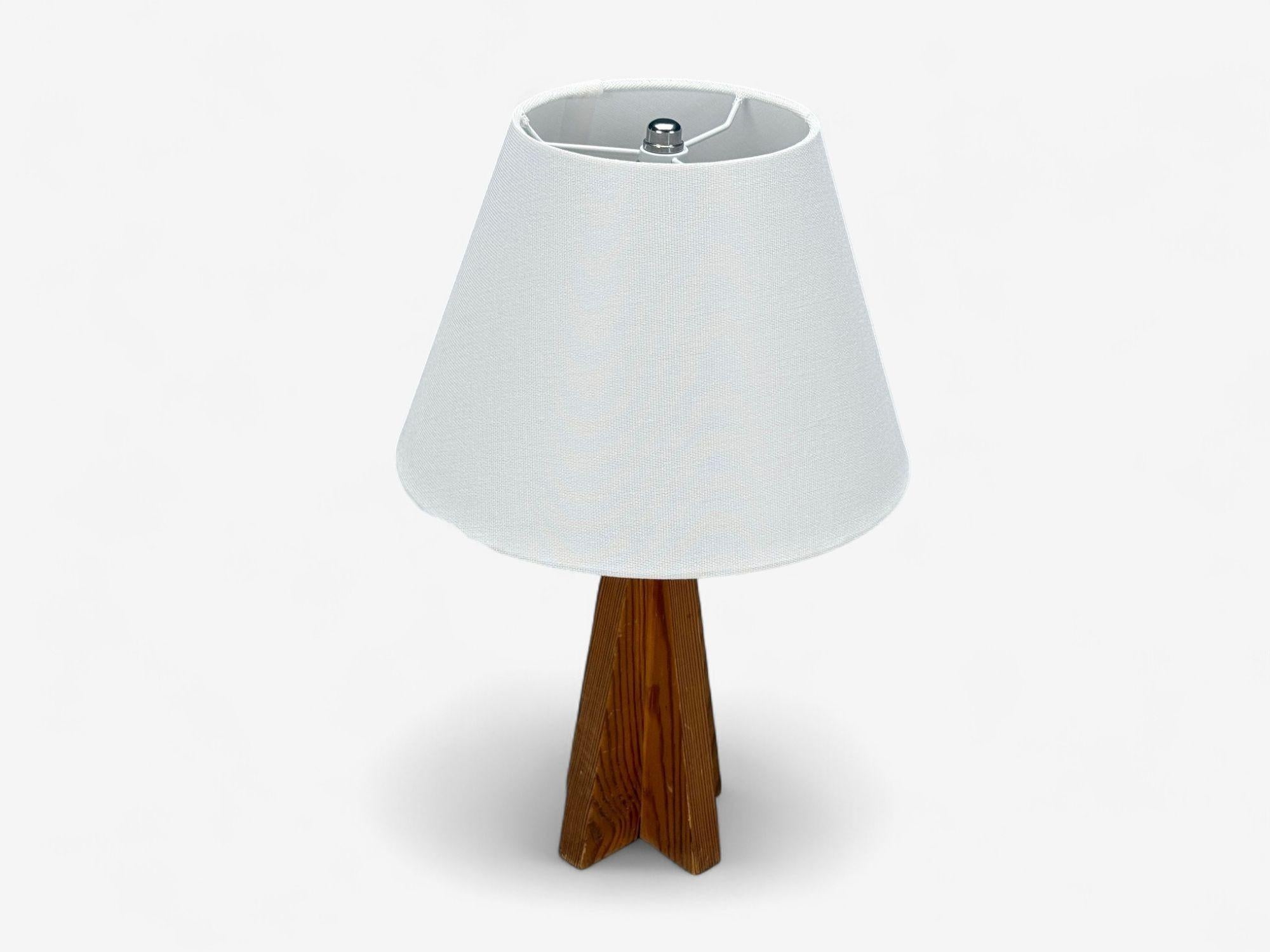 Mid-Century Modern Lampe de table moderne suédoise en pin, Suède, années 1970 en vente