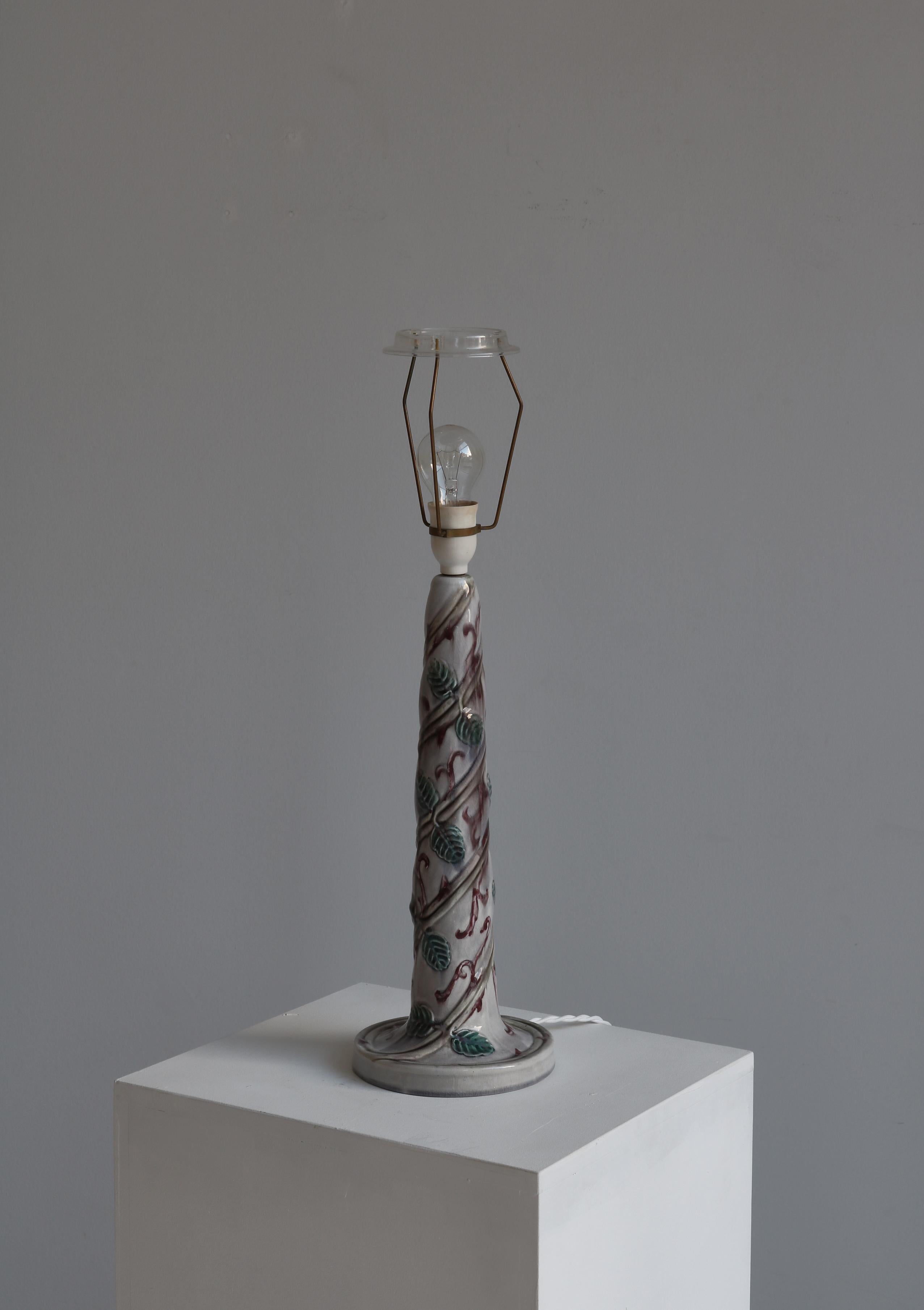 Schwedische Grace Pink-Porzellan-Tischlampe mit Foliage-Dekor, Louise Adelborg, 1920er-Jahre im Angebot 8