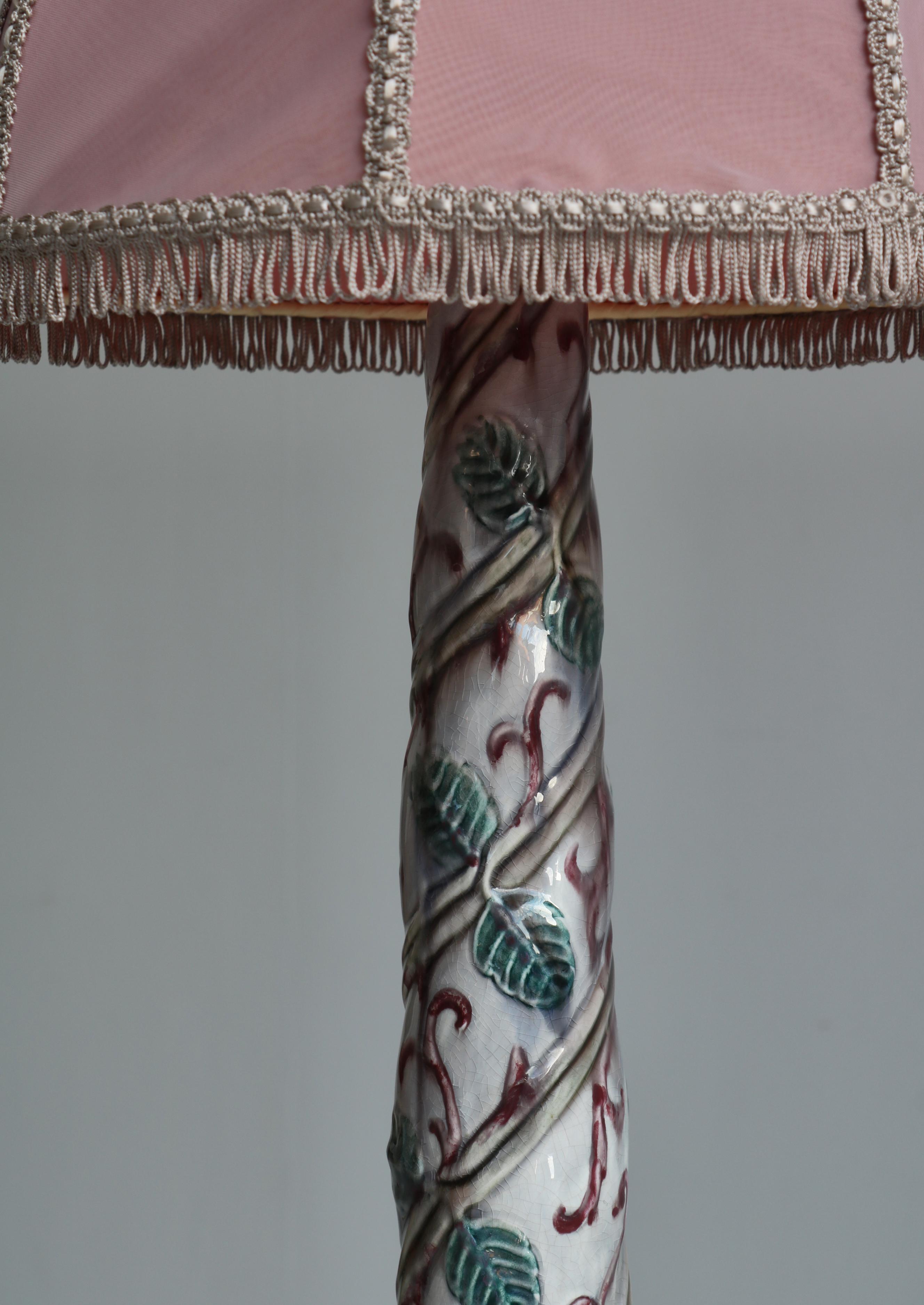 Swedish Grace Pink Porcelain Table Lamp w. Foliage Decor, Louise Adelborg, 1920s For Sale 1