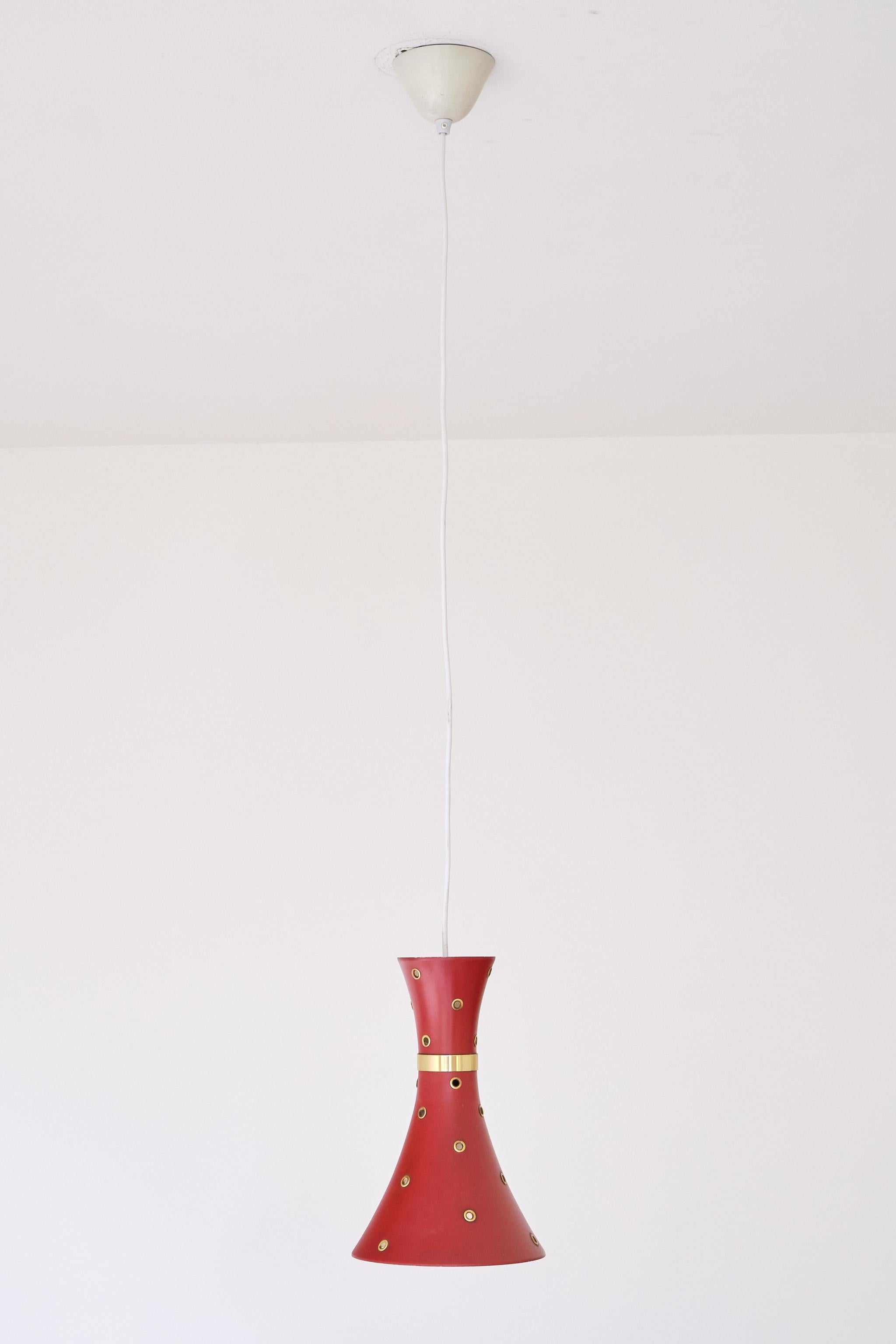 Lampada a sospensione moderna svedese rossa con dettagli in ottone traforato, anni '50 in vendita 4