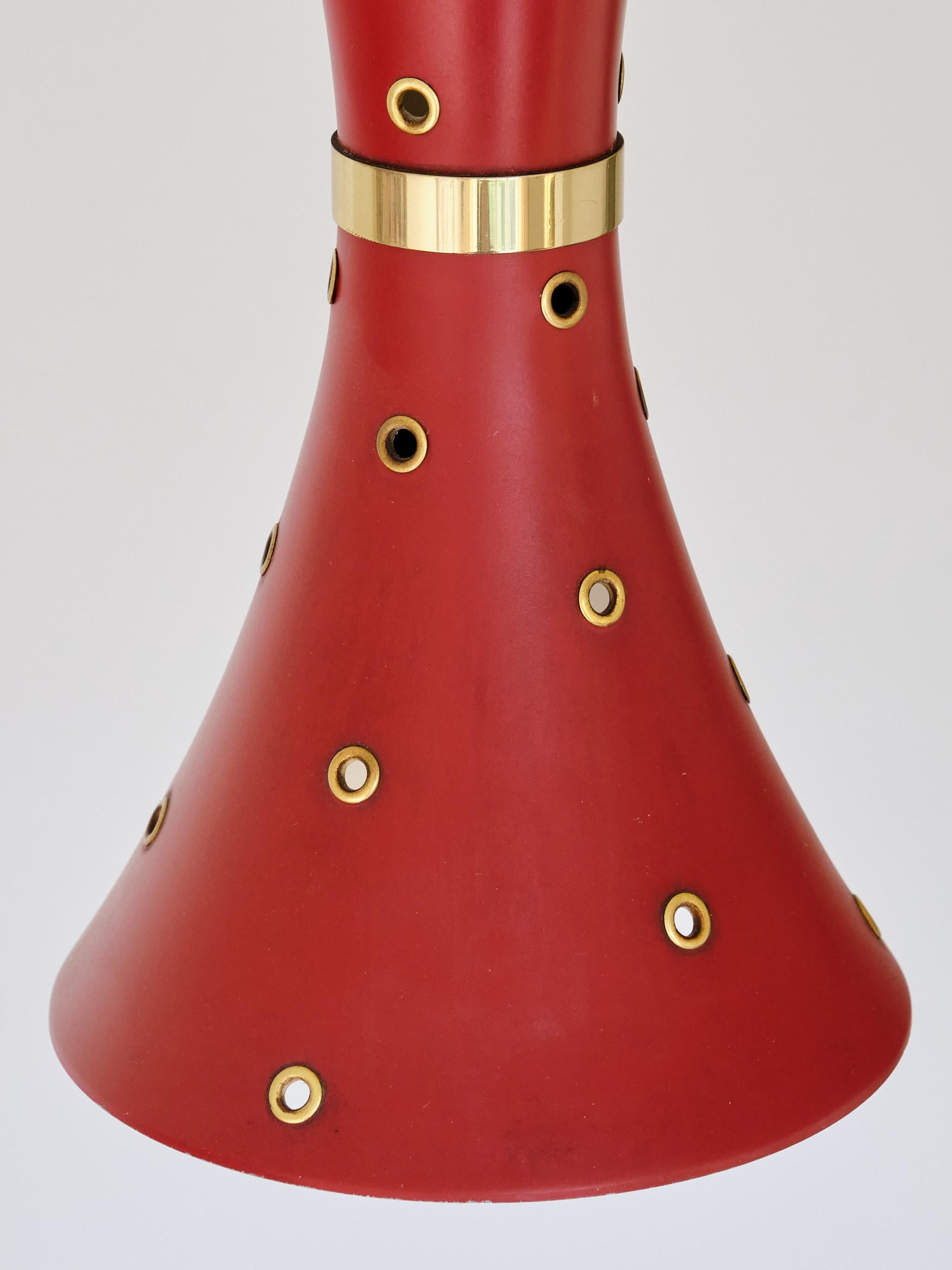Lampada a sospensione moderna svedese rossa con dettagli in ottone traforato, anni '50 in vendita 1