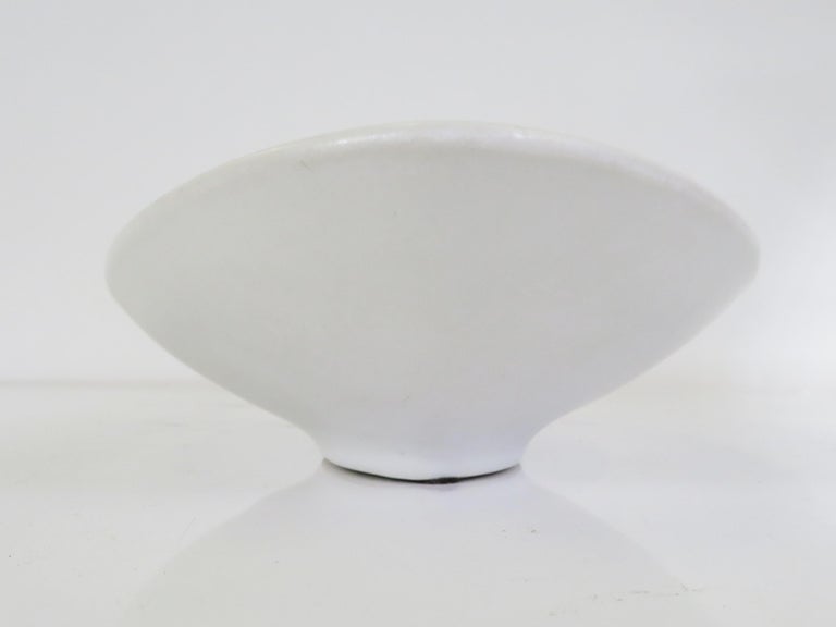 Mid-20th Century Swedish Modern Reptile Satin White Ceramic Bowl Stig Lindberg Gustavsberg 1950s For Sale