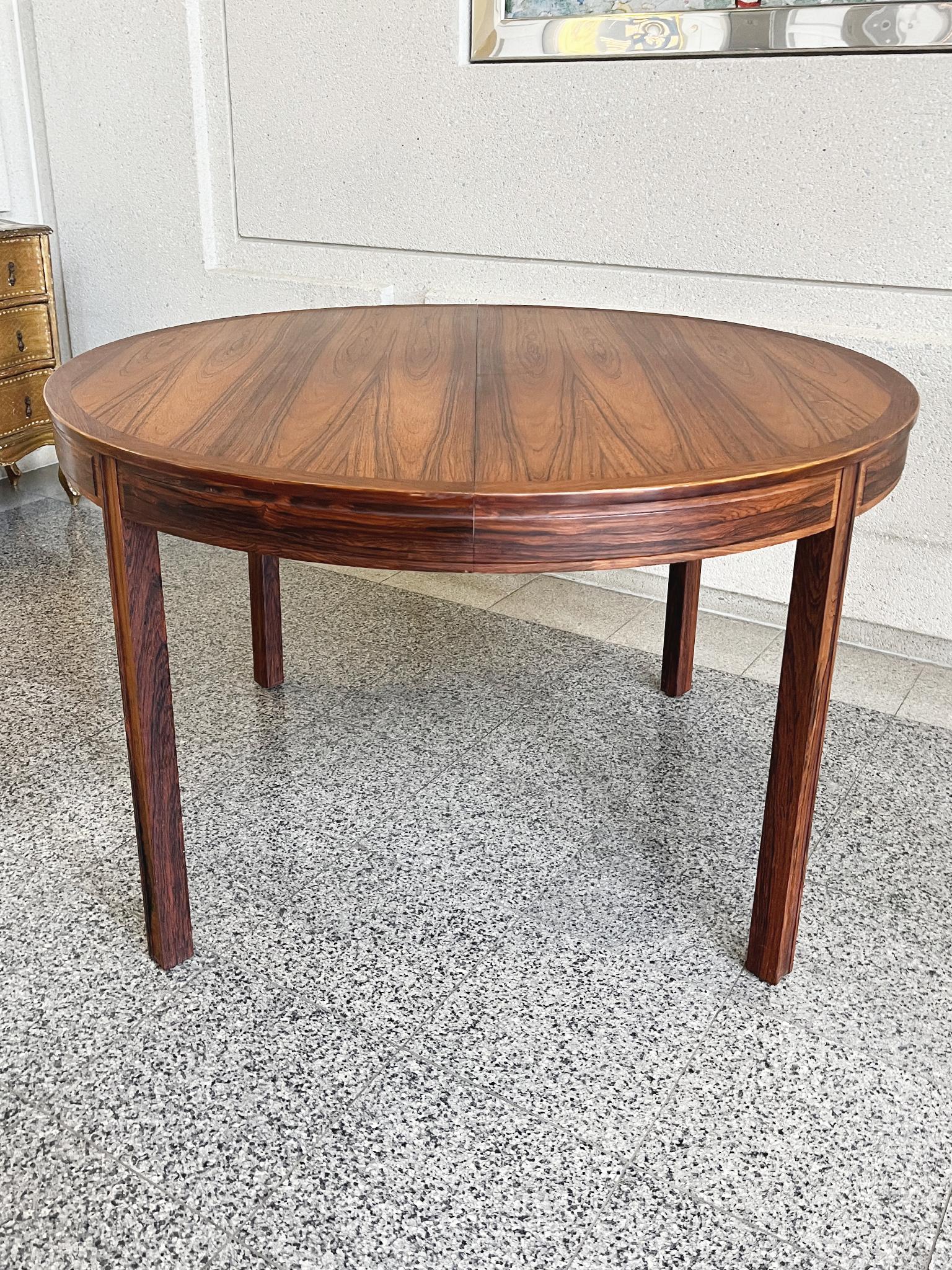 Swedish Modern Rosewood Extendable Dining Table by Bertil Fridhagen In Good Condition In New York, NY