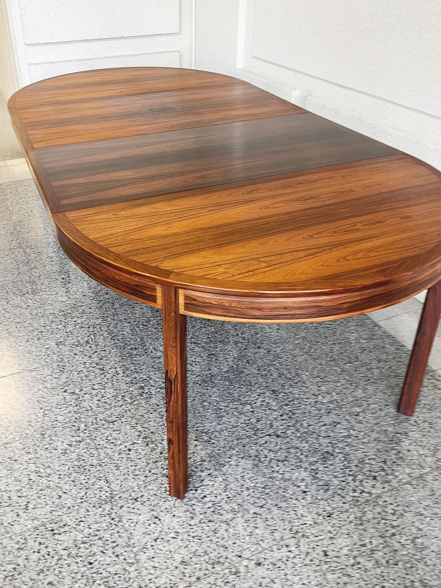 Swedish Modern Rosewood Extendable Dining Table by Bertil Fridhagen 1