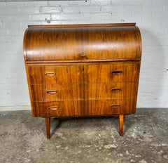 Schwedisch Moderner Schreibtisch aus Rosenholz und Mahagoni von Egon Ostergaard für SMI