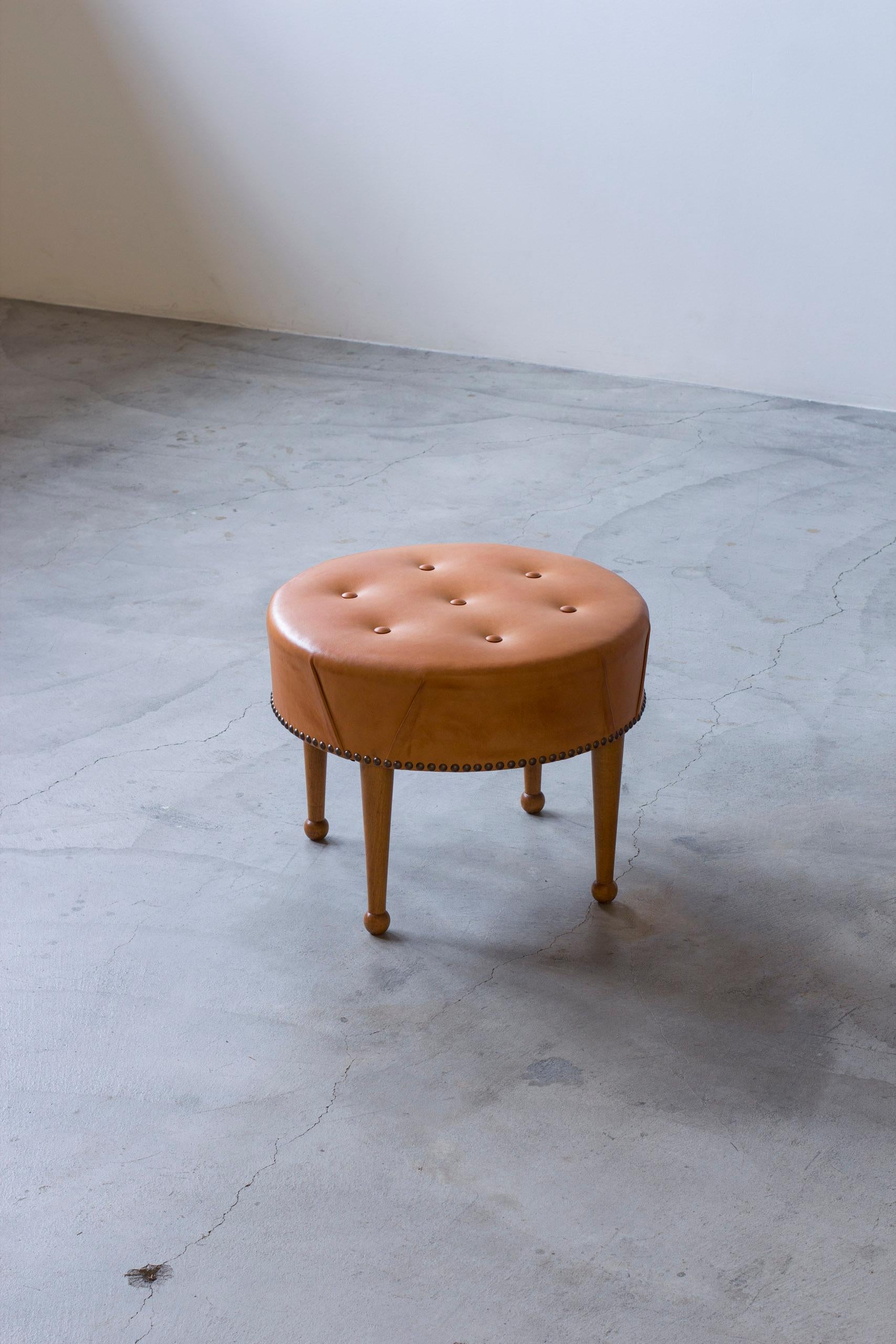 Swedish modern round leather tabouret in the style of Josef Frank, 1940s For Sale 4