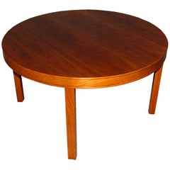 Mesa auxiliar o de centro redonda sueca moderna de nogal de Carl Malmsten