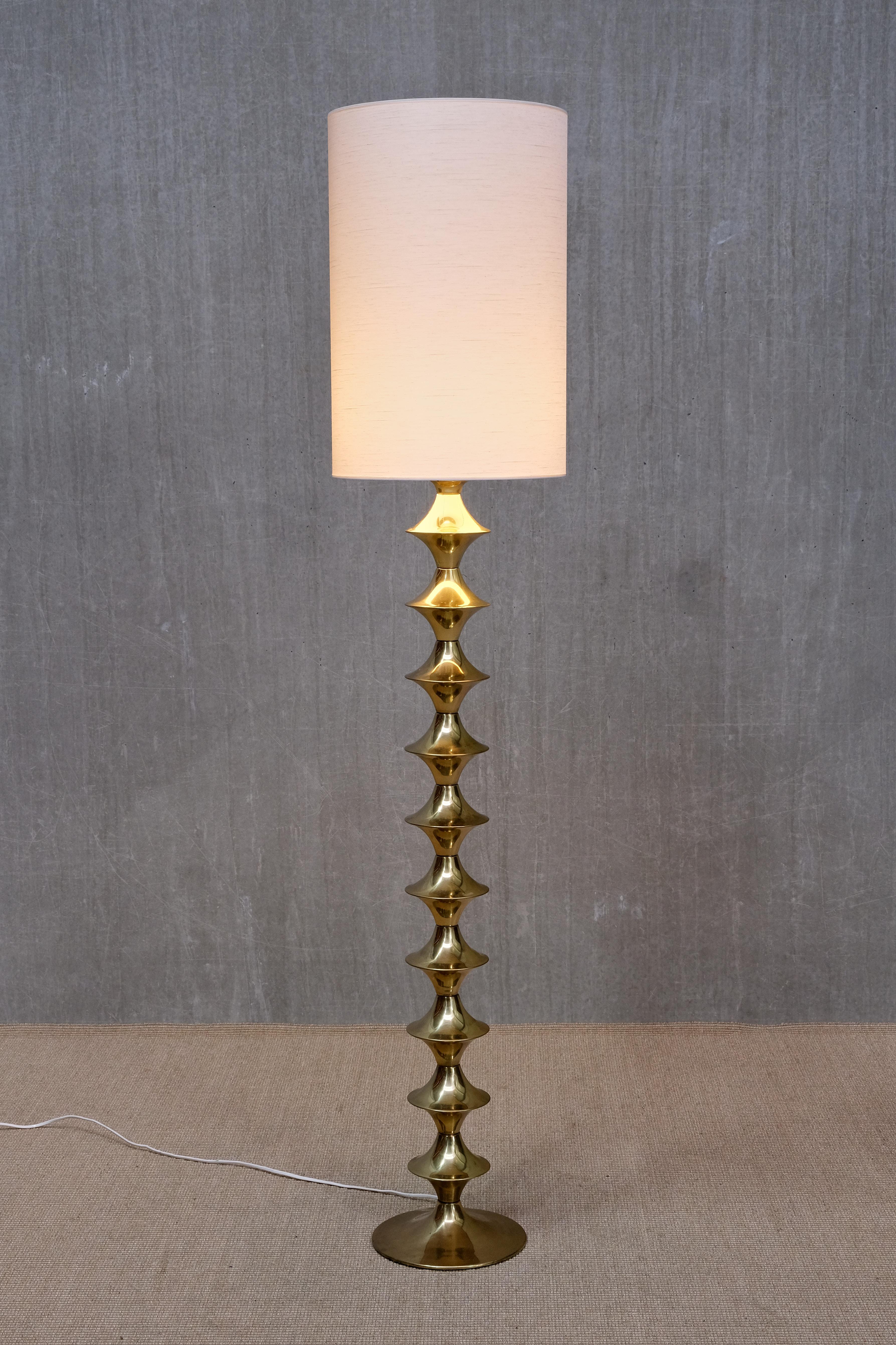 Swedish Modern Sculptural Brass Floor Lamp by Elit AB, 1960s For Sale 1