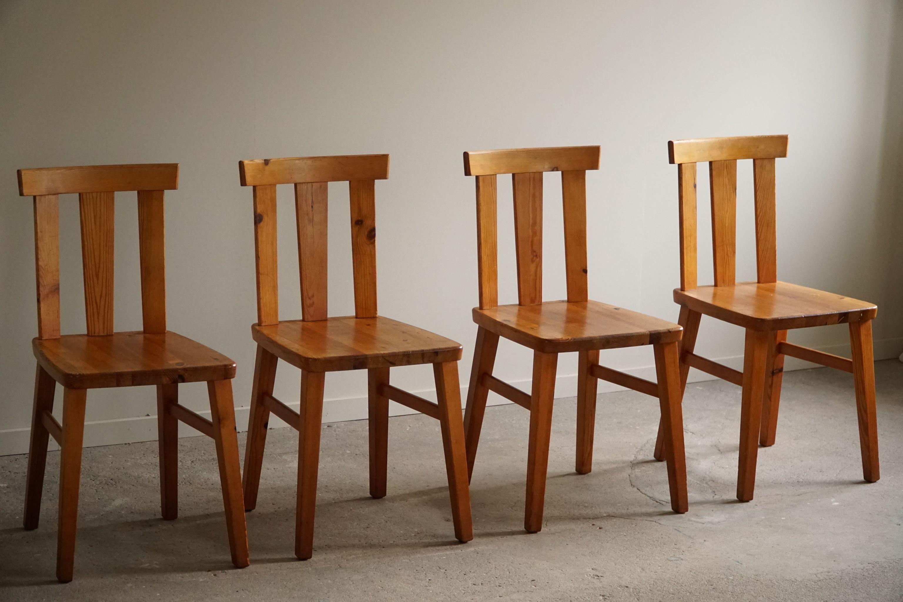 Swedish Modern, Set of 4 Chairs in Solid Pine, Axel Einar Hjorth Style, 1950s For Sale 13