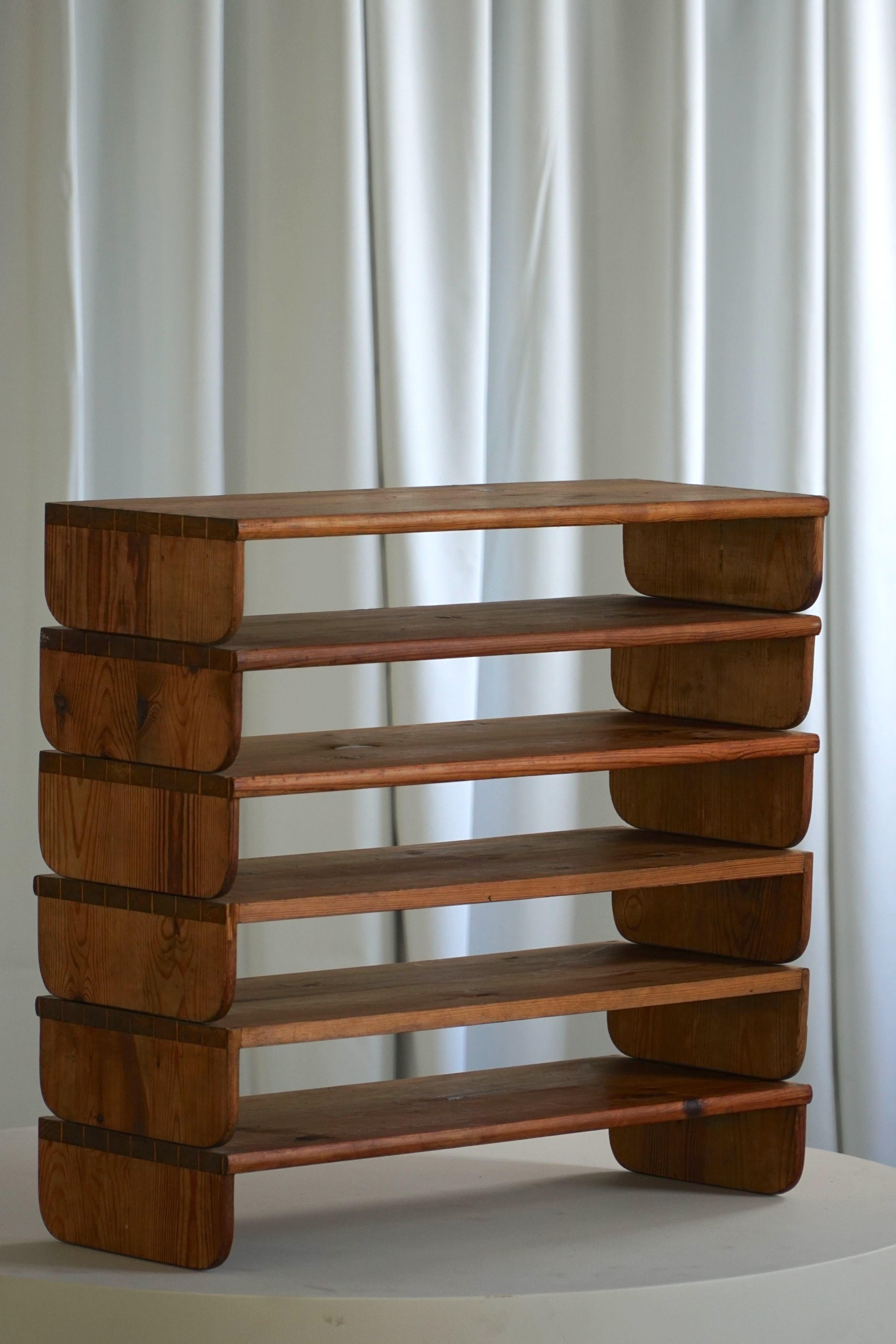 Swedish Modern, Set of 6 Multifunctional Shelves in Pine, Late 19th Century For Sale 12