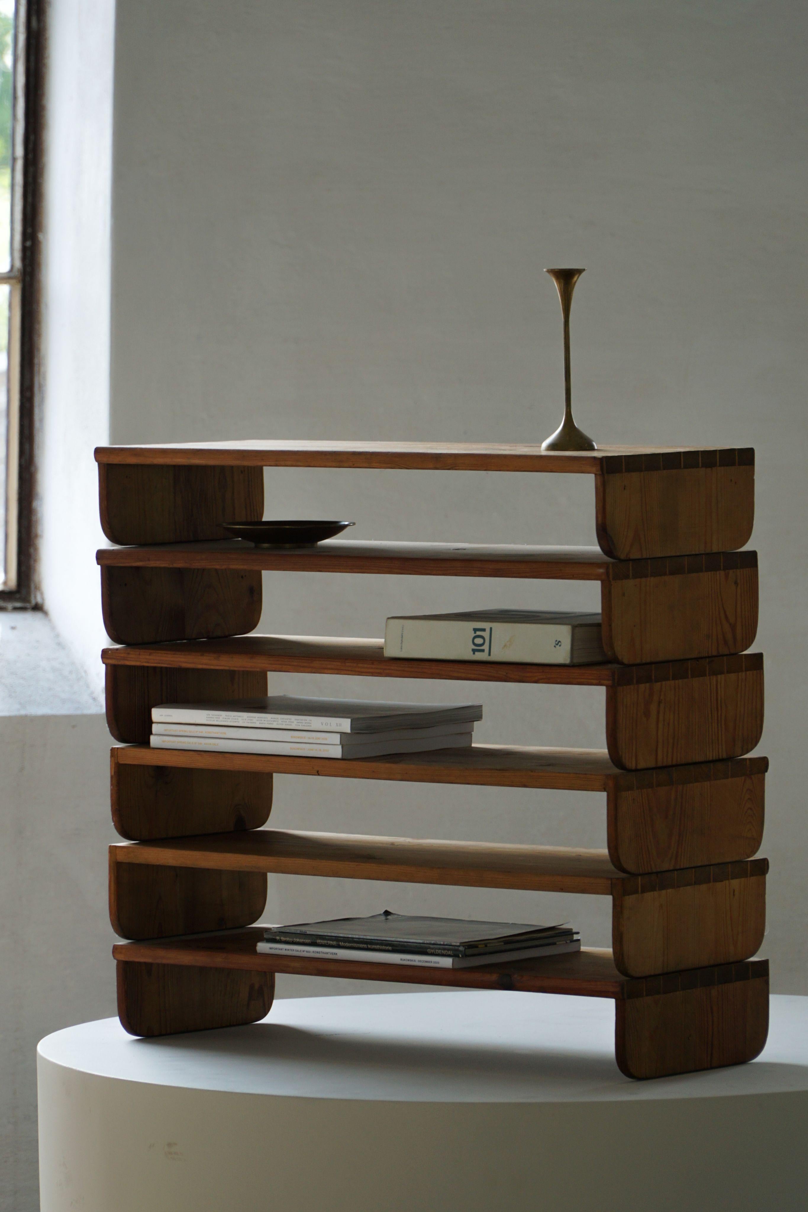 Brutalist Swedish Modern, Set of 6 Multifunctional Shelves in Pine, Late 19th Century For Sale