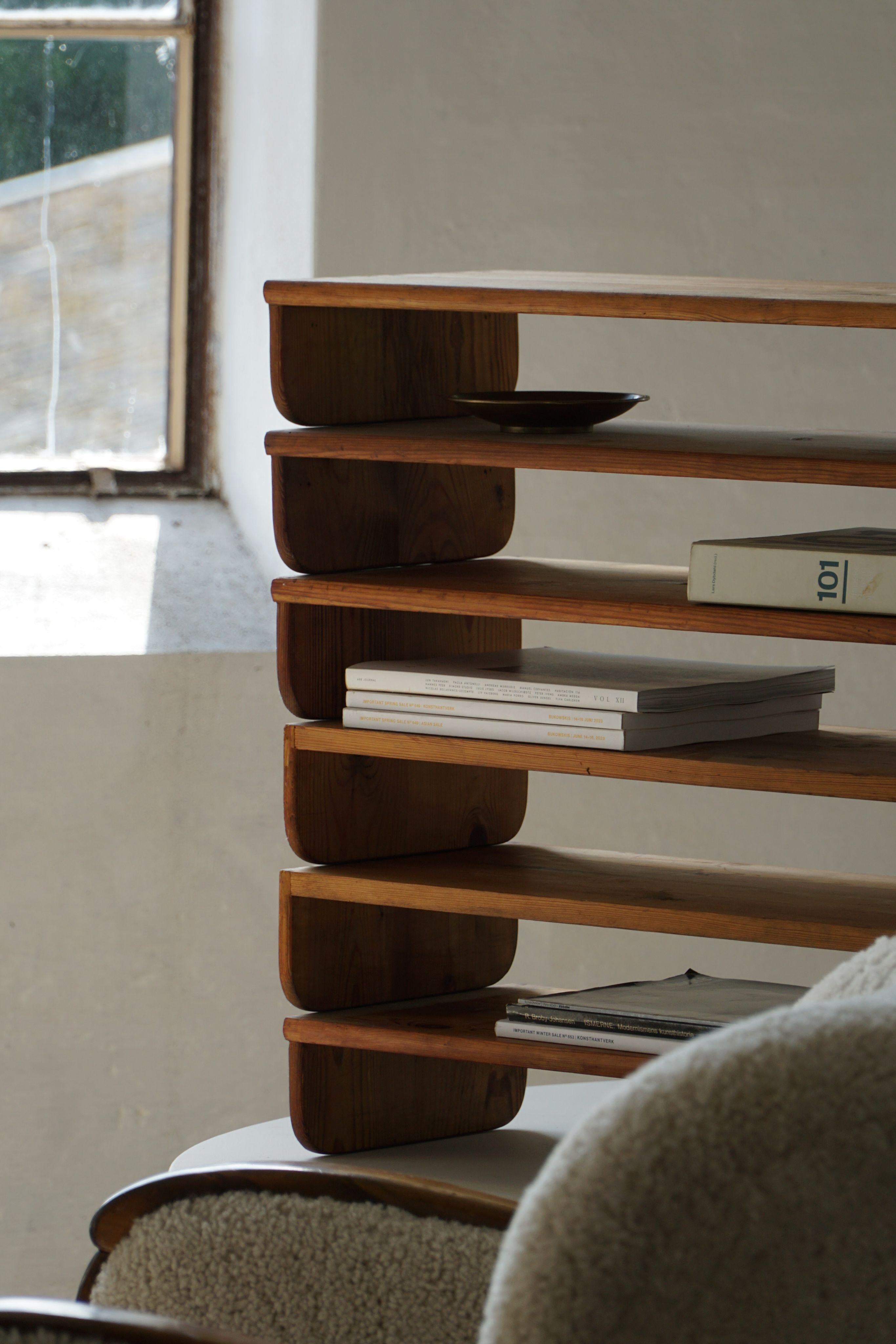Swedish Modern, Set of 6 Multifunctional Shelves in Pine, Late 19th Century For Sale 3