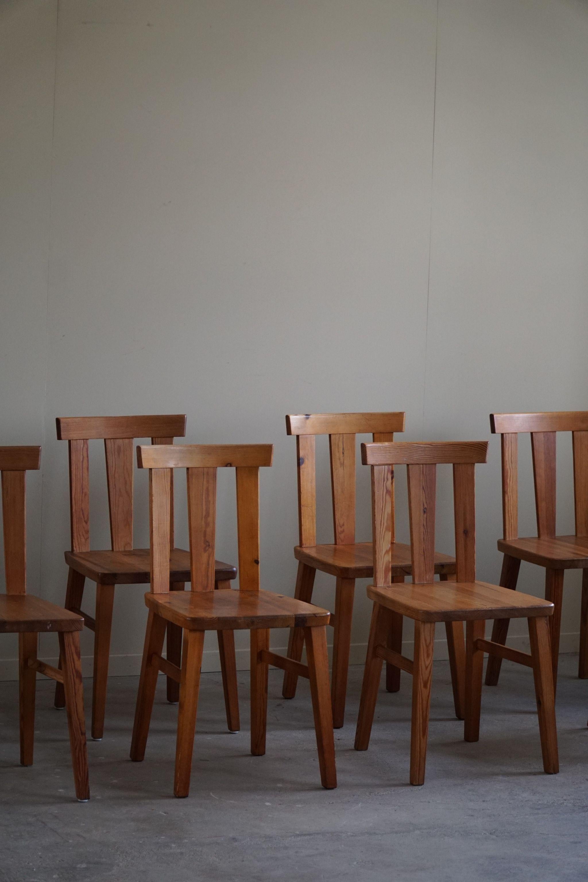 Schwedische Moderne, 8er-Set Stühle aus massivem Kiefernholz, Axel Einar Hjorth-Stil, 1950er-Jahre im Angebot 12