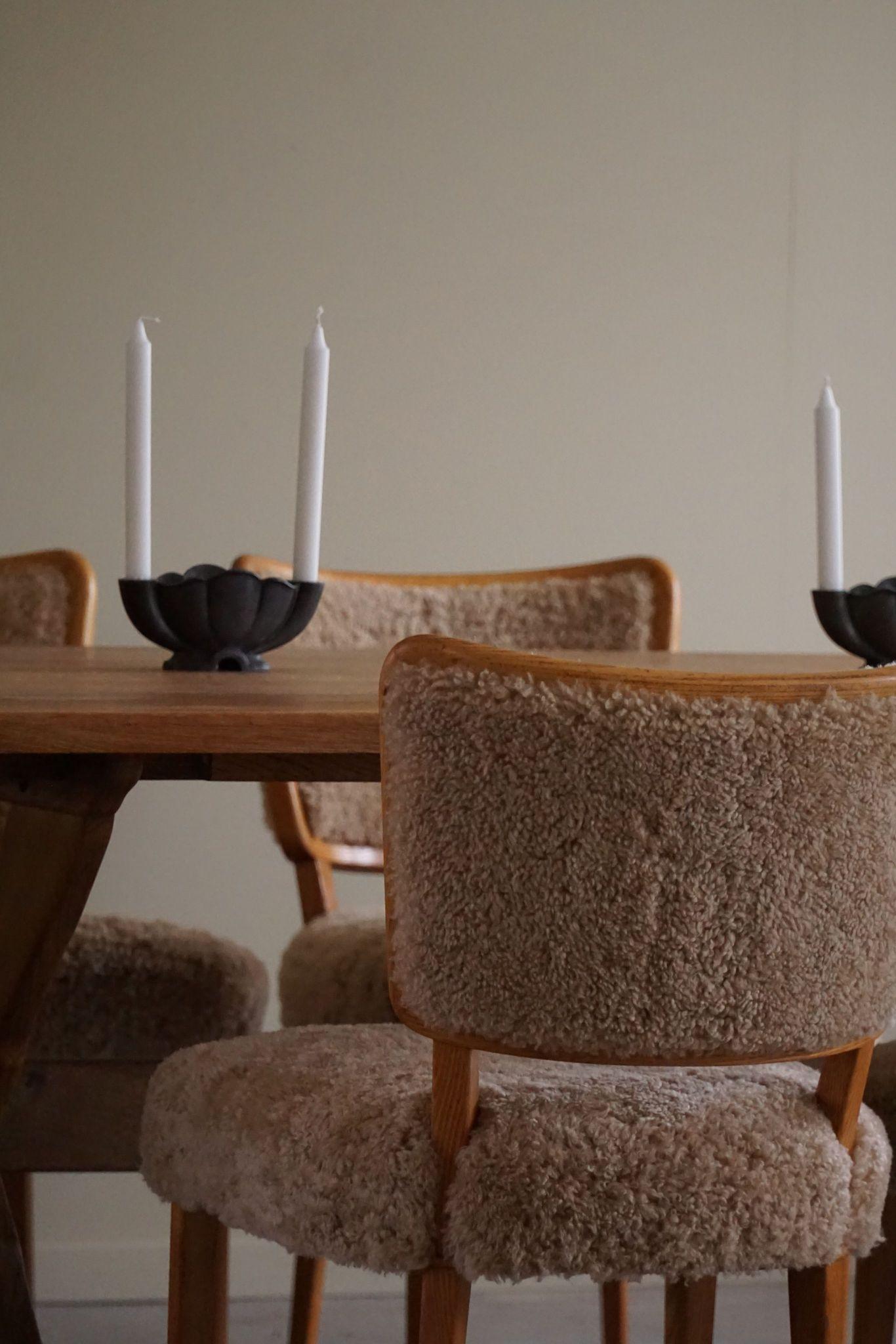 The Modernity, ensemble de 8 chaises de salle à manger, laine d'agneau et orme, AB Malmö Kåpe, années 1950 en vente 6