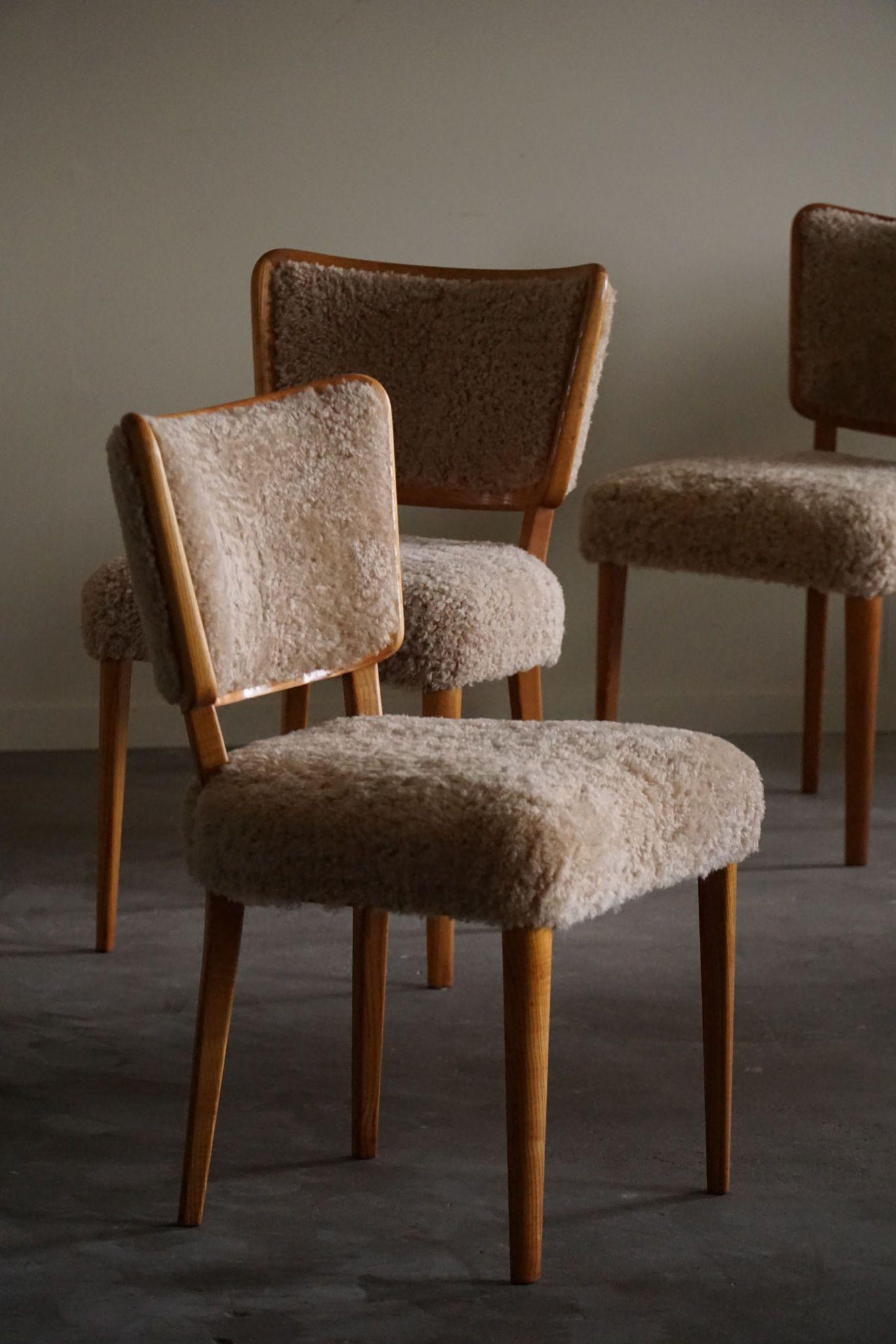 The Modernity, ensemble de 8 chaises de salle à manger, laine d'agneau et orme, AB Malmö Kåpe, années 1950 en vente 12
