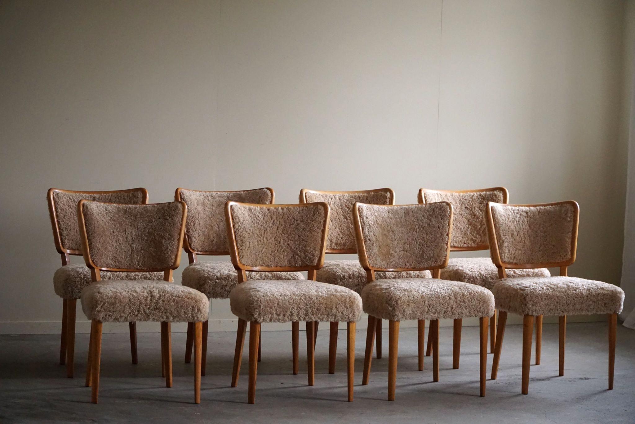 Swedish Modern, Set of 8 Dining Chairs, Lambswool & Elm, AB Malmö Kåpe, 1950s In Good Condition For Sale In Odense, DK