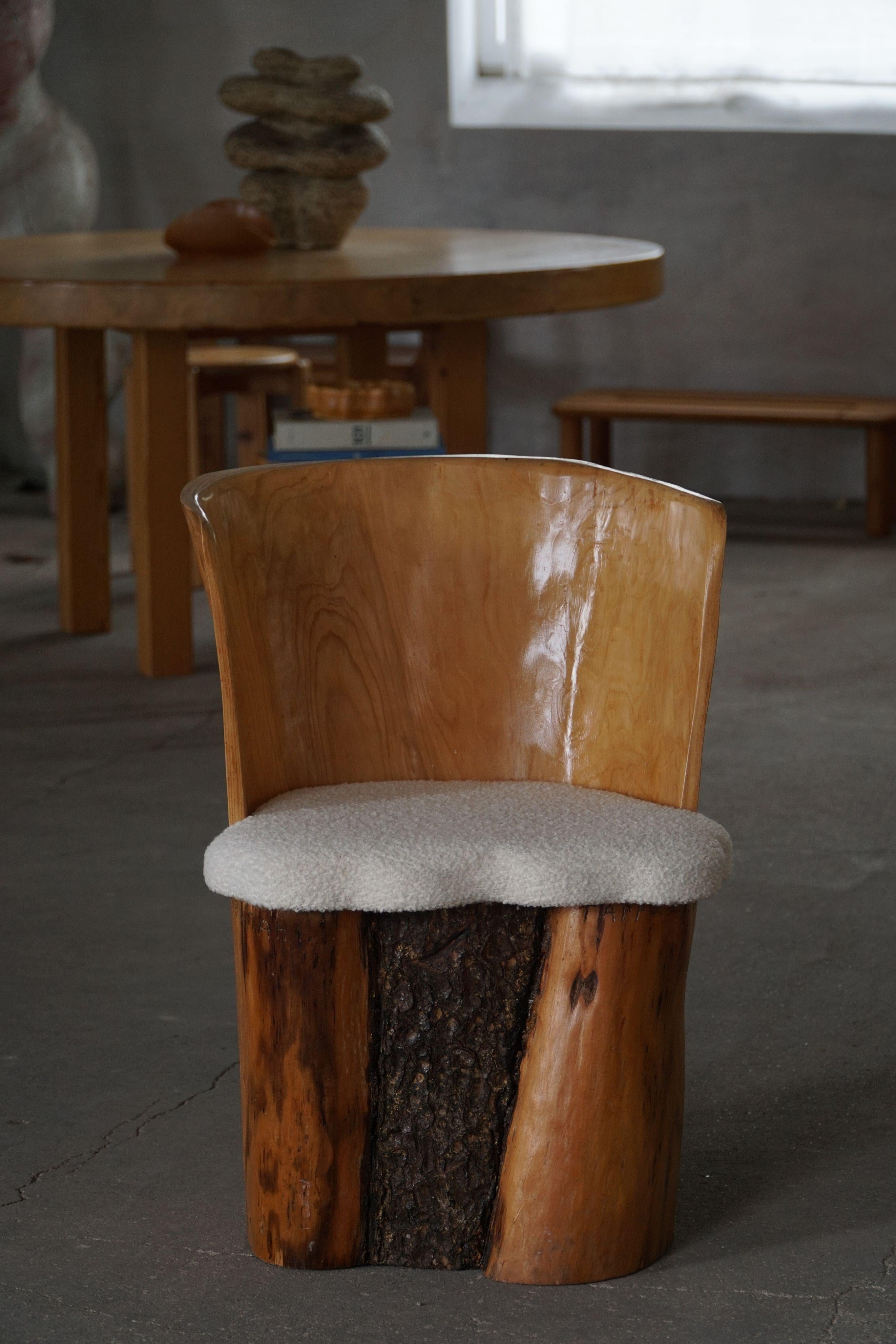 Schwedische Moderne, Satz von vier Stumpfstühlen, Massivholz mit Bouclé-Sitzen, 1960er Jahre (20. Jahrhundert) im Angebot