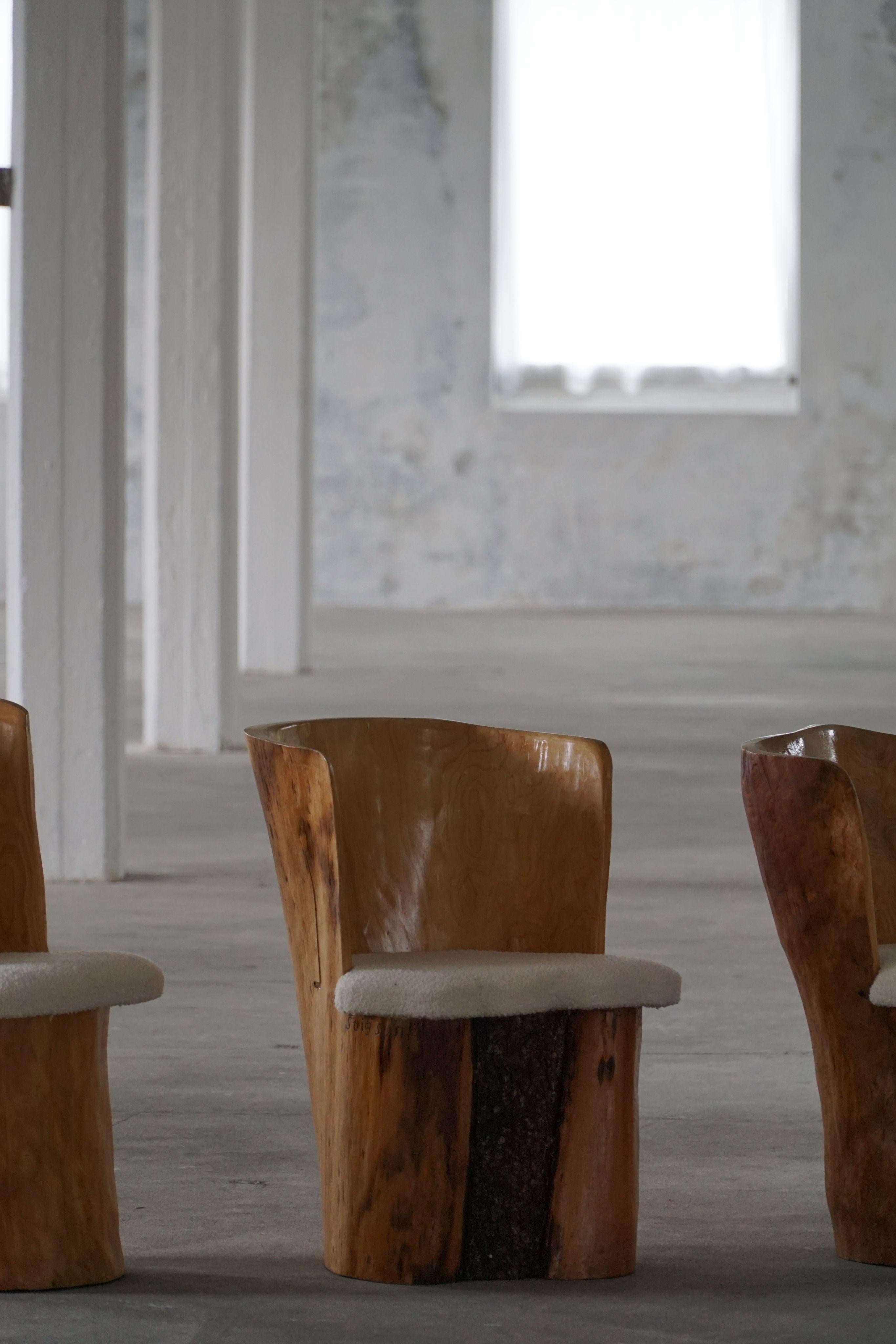 Schwedische Moderne, Satz von vier Stumpfstühlen, Massivholz mit Bouclé-Sitzen, 1960er Jahre im Angebot 2