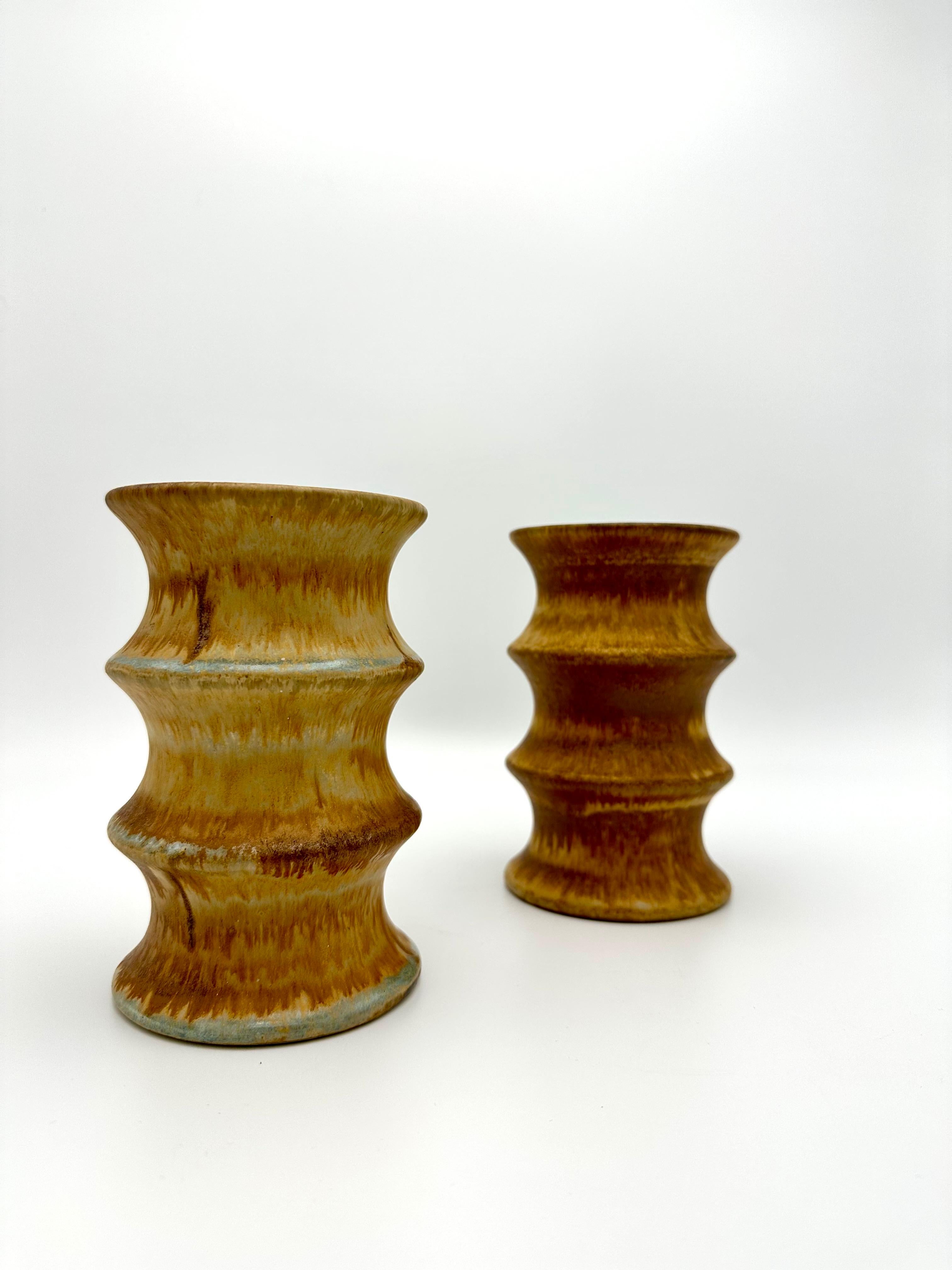Ensemble de deux vases modernes suédois en céramique de Bruno Karlsson, Ego Stengods, 1970 2