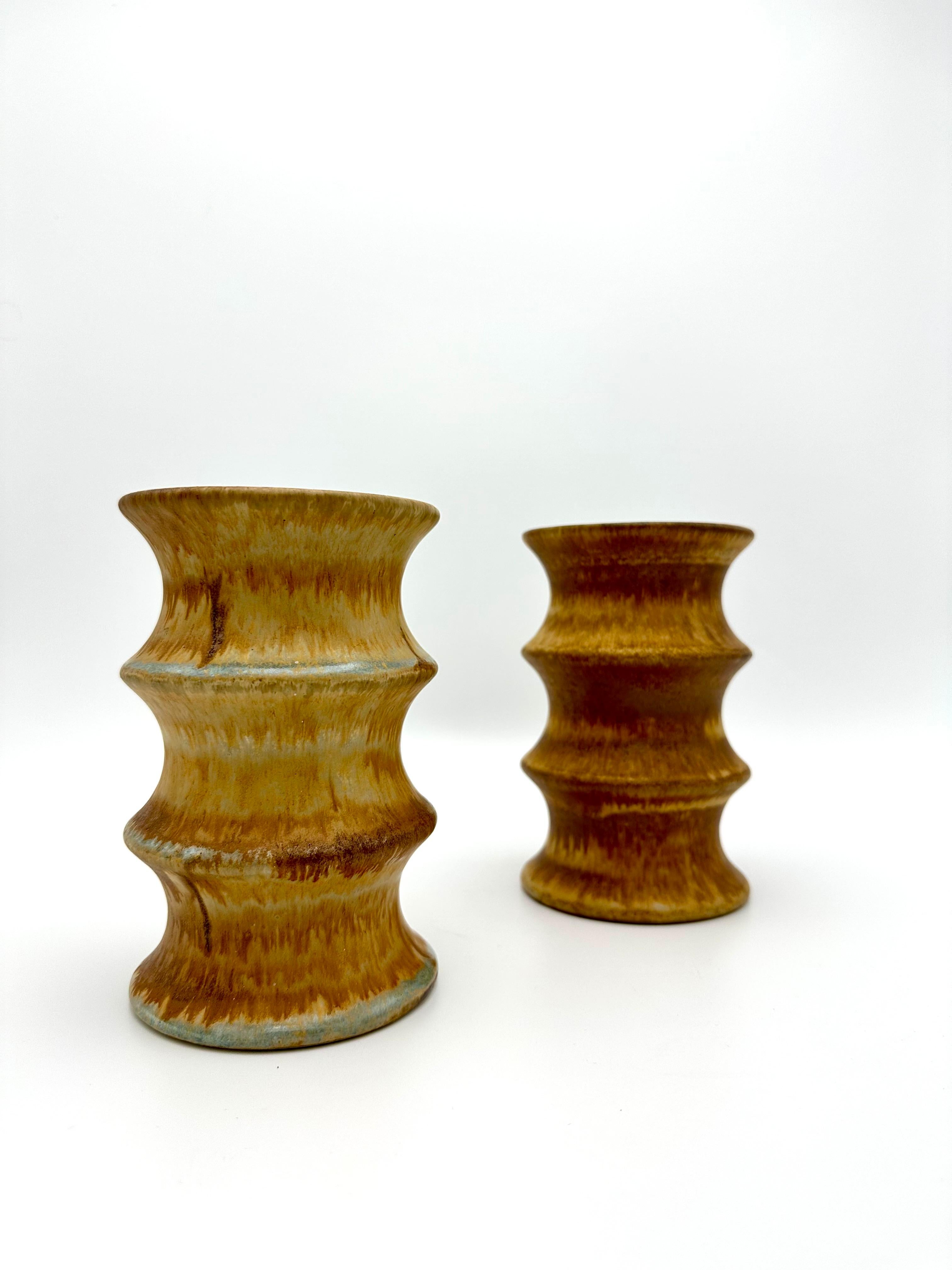 Ensemble de deux vases modernes suédois en céramique de Bruno Karlsson, Ego Stengods, 1970 5