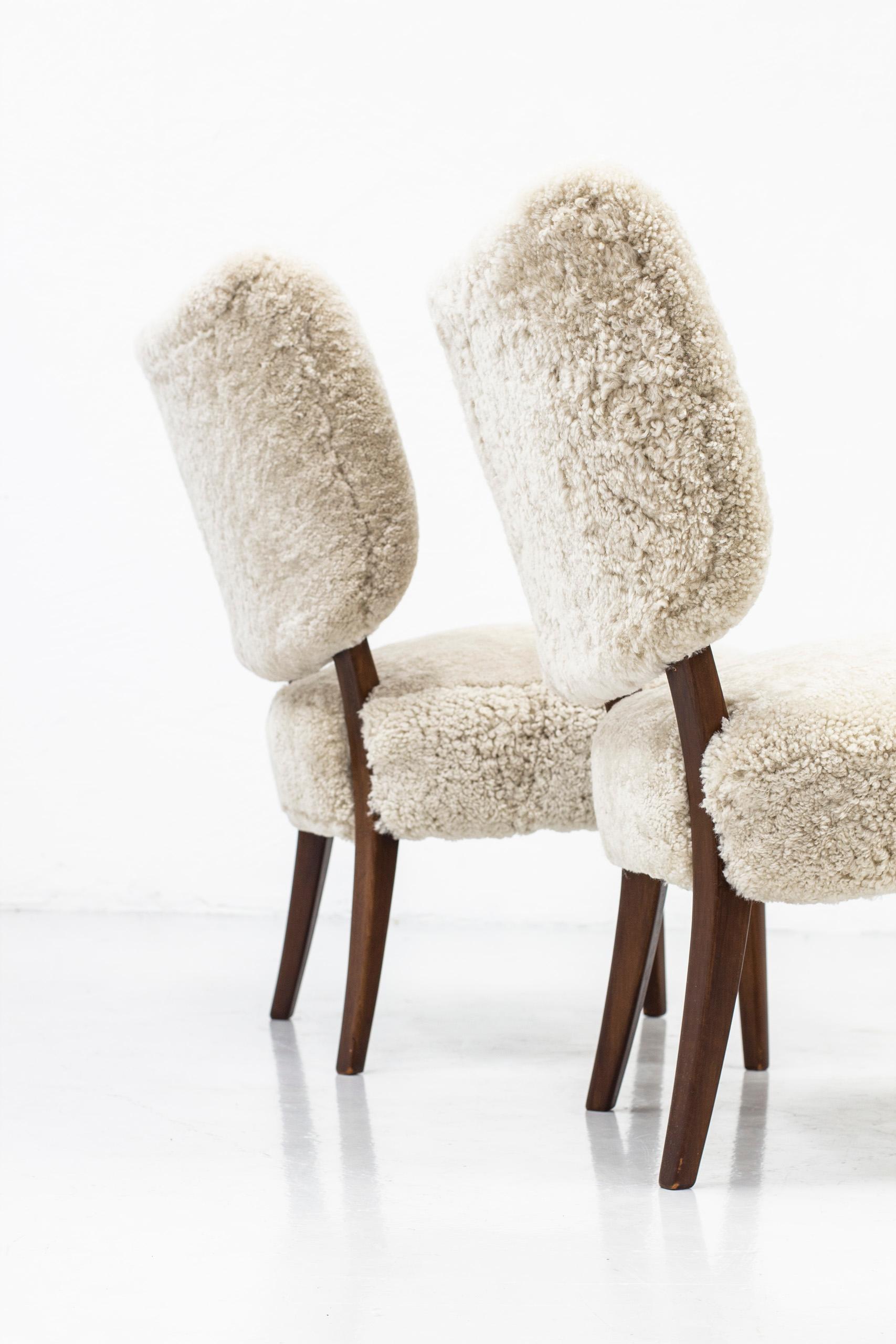 Swedish Modern Sheepskin Lounge Chairs in the Style of Otto Schulz In Good Condition In Hägersten, SE