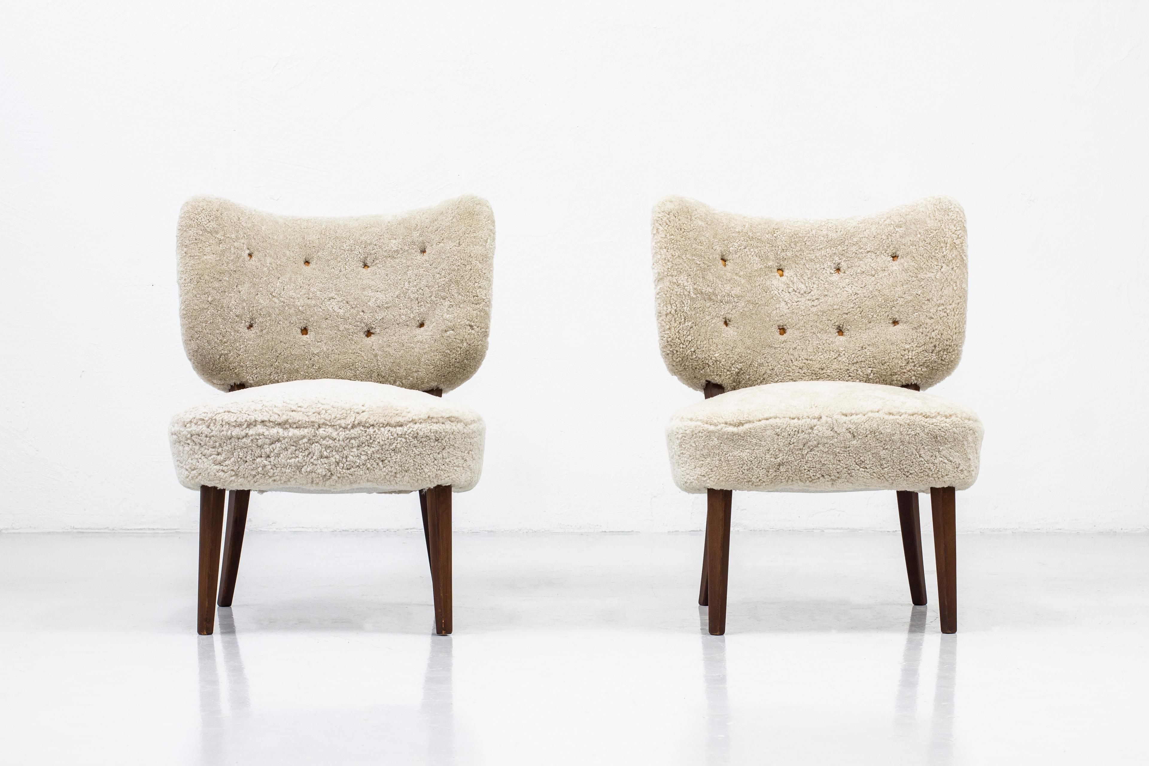 Swedish Modern Sheepskin Lounge Chairs in the Style of Otto Schulz 2