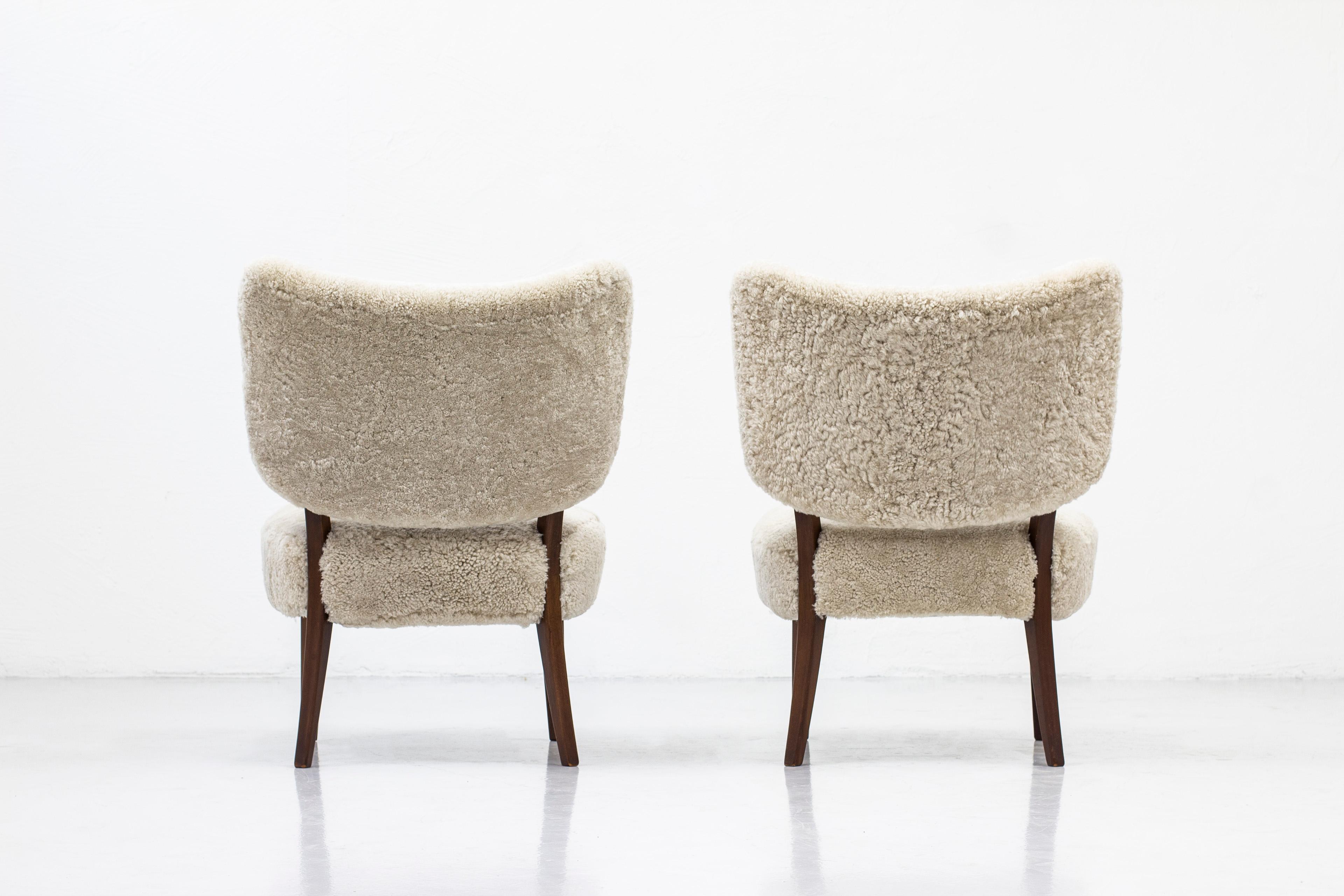 Swedish Modern Sheepskin Lounge Chairs in the Style of Otto Schulz 3