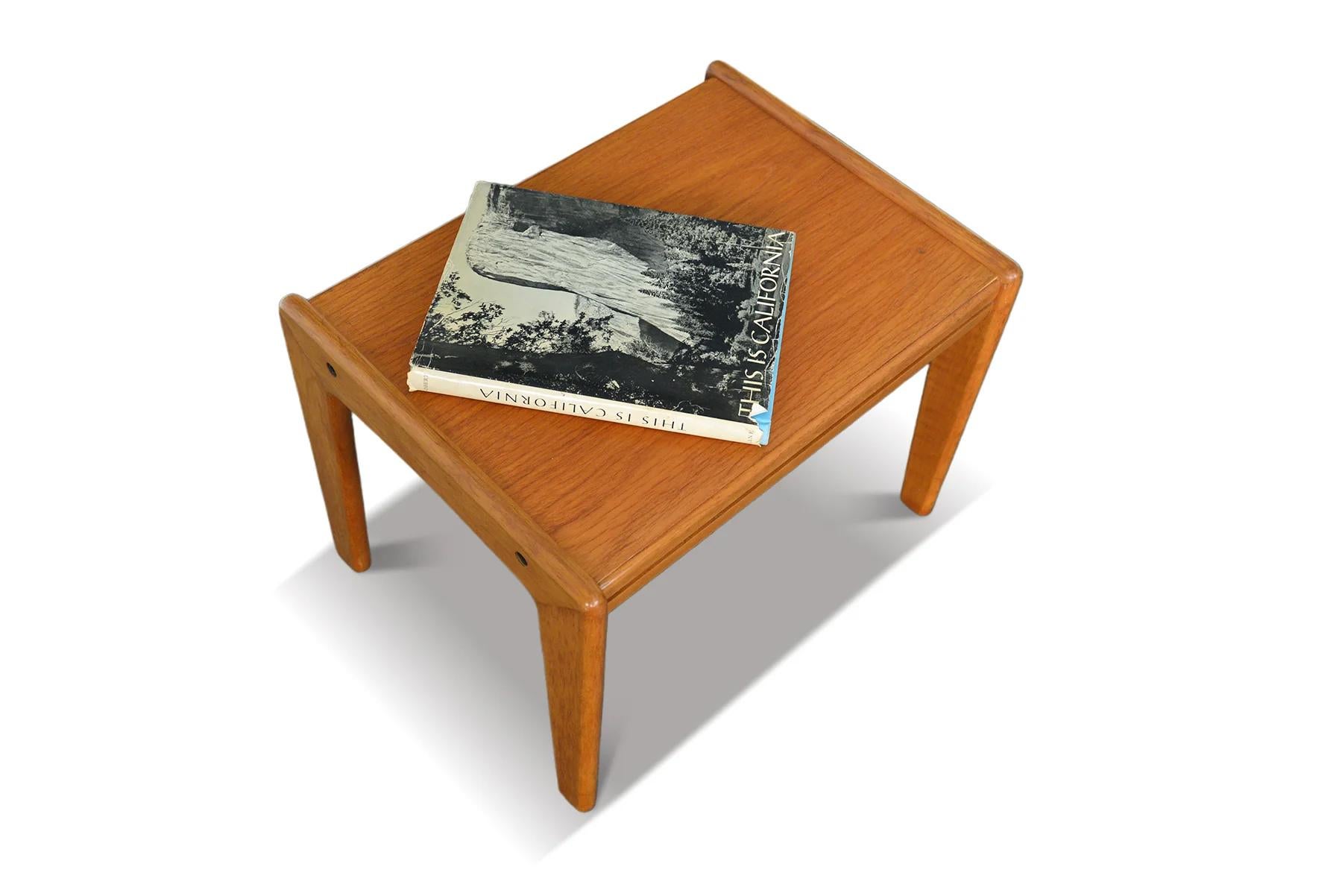 Swedish Modern Side Table in Teak In Good Condition For Sale In Berkeley, CA