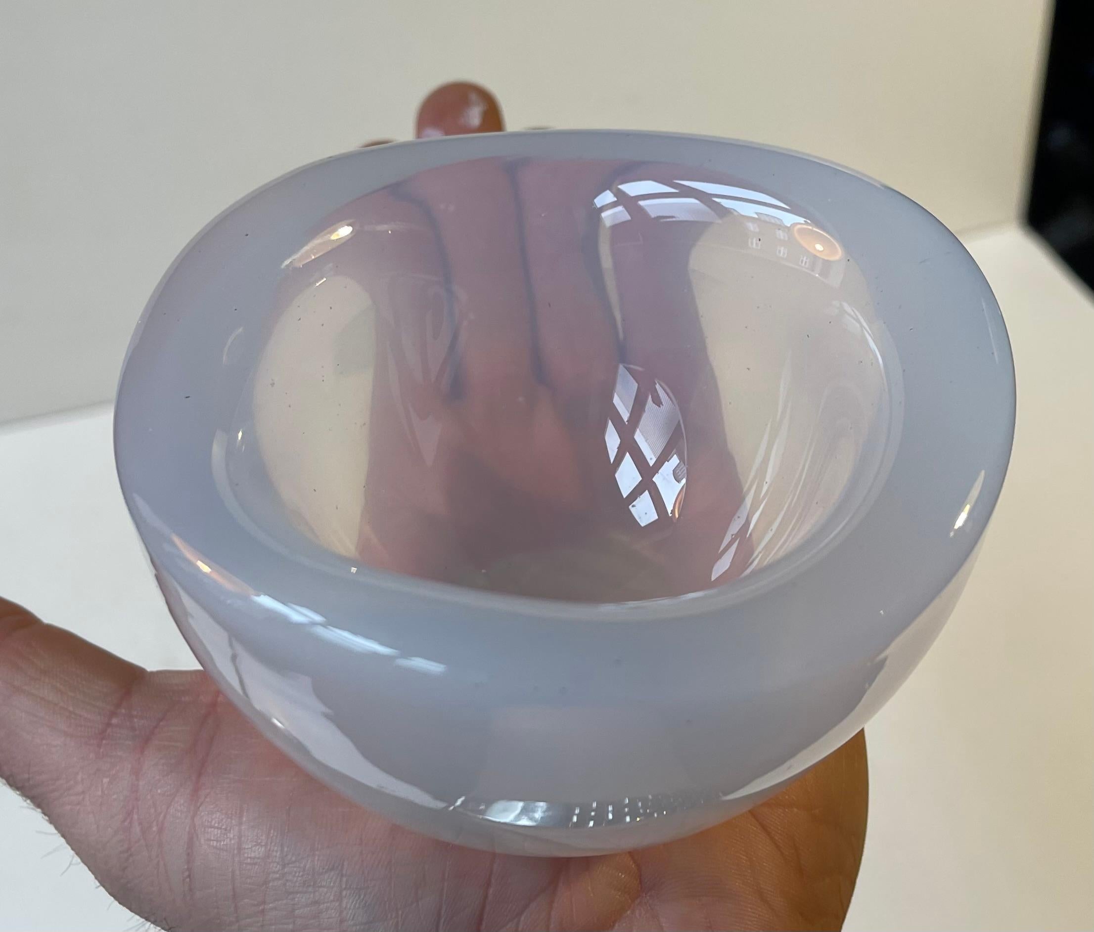 XX secolo Piccola ciotola opalescente moderna svedese di Sven Palmqvist per Orrefors, anni '50 in vendita