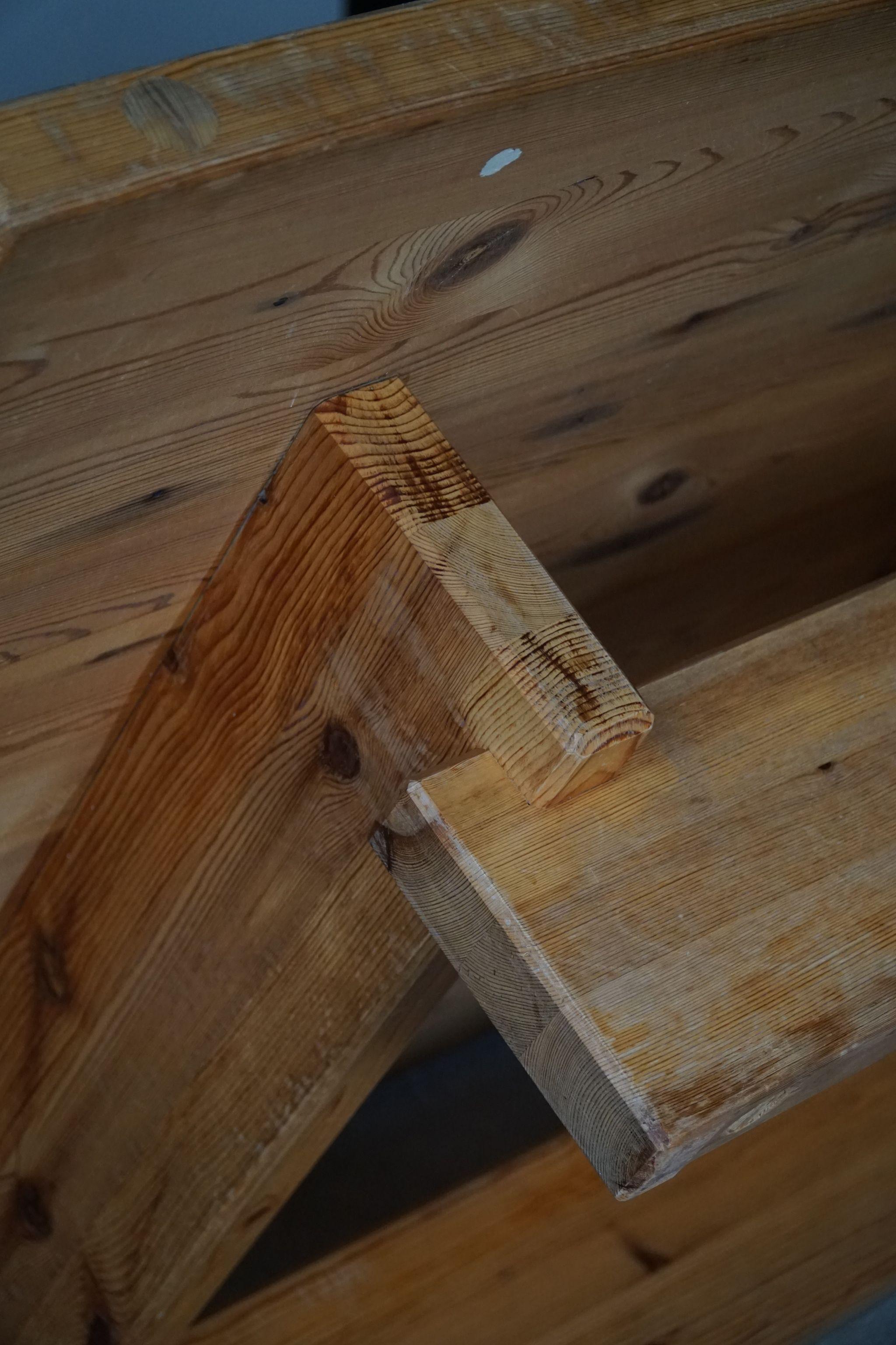 Swedish Modern Solid Pine Coffee Table by Roland Wilhelmsson, Brutalist, 1972 7