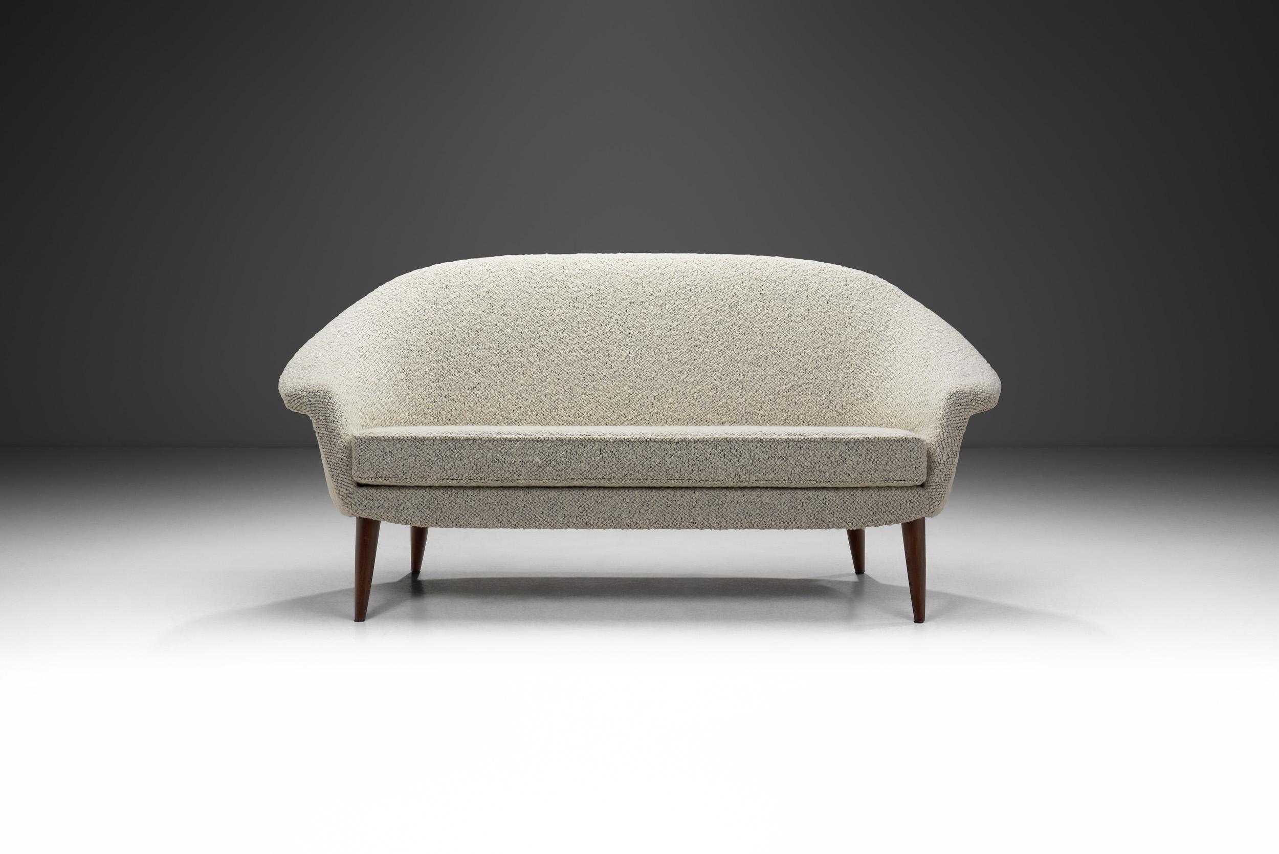 Mid-Century moderno Divano moderno svedese 