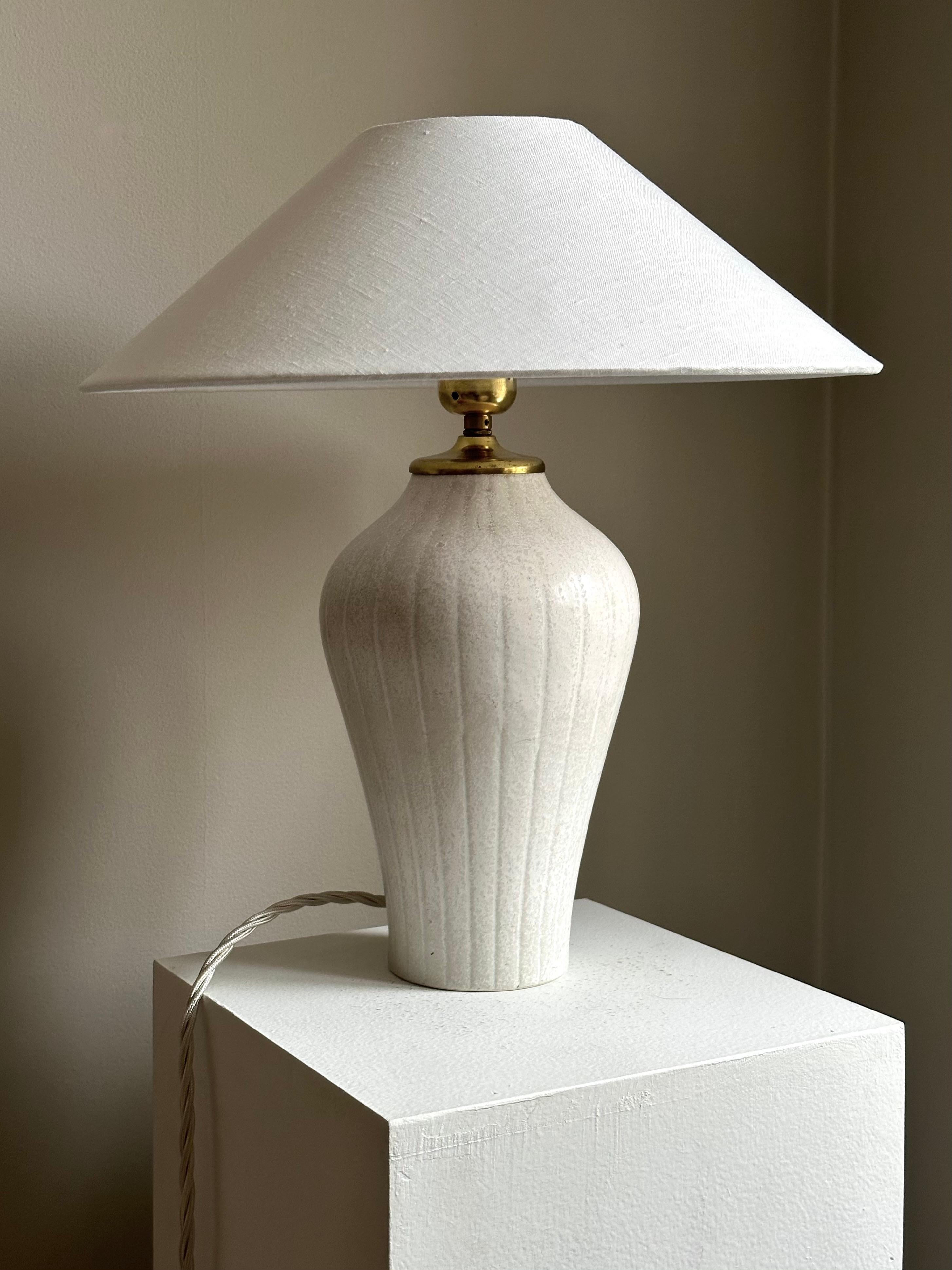 Swedish Modern Stoneware Table Lamp designed by Gunnar Nylund, Rörstrand, 1940s 4