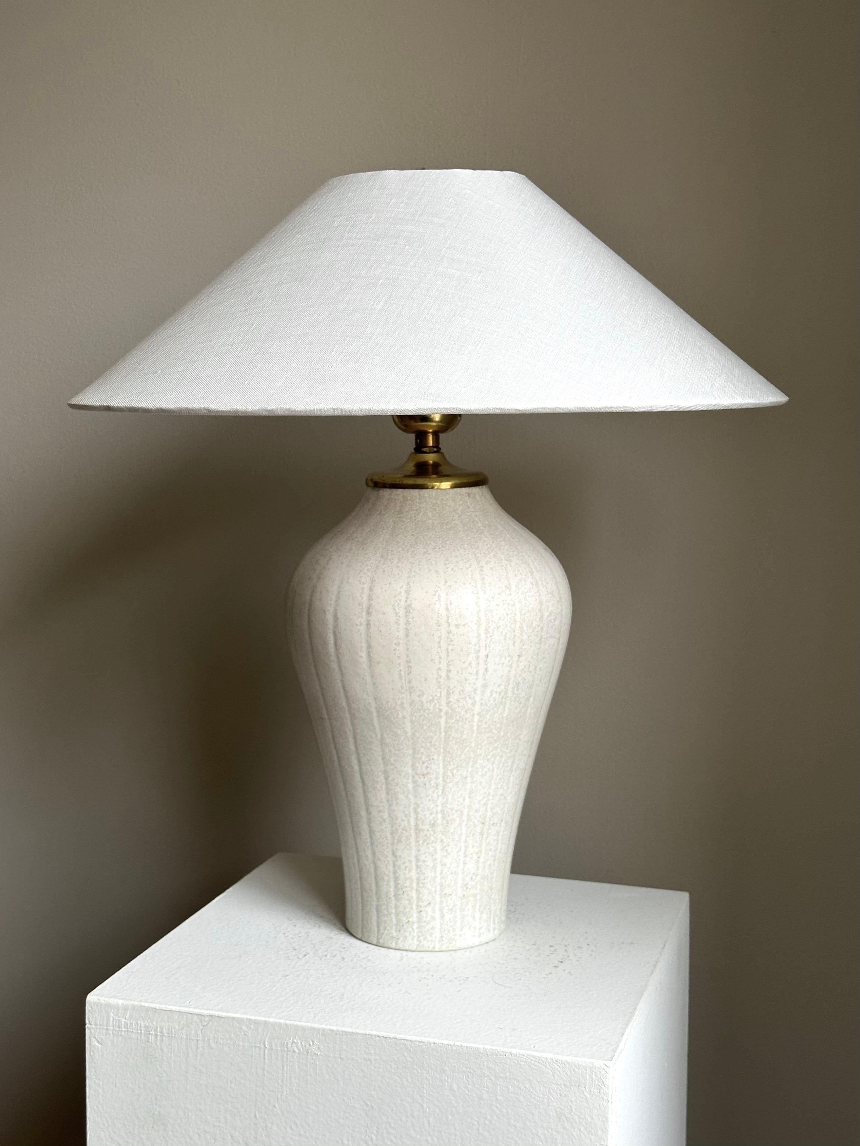 Swedish Modern Stoneware Table Lamp designed by Gunnar Nylund, Rörstrand, 1940s 1
